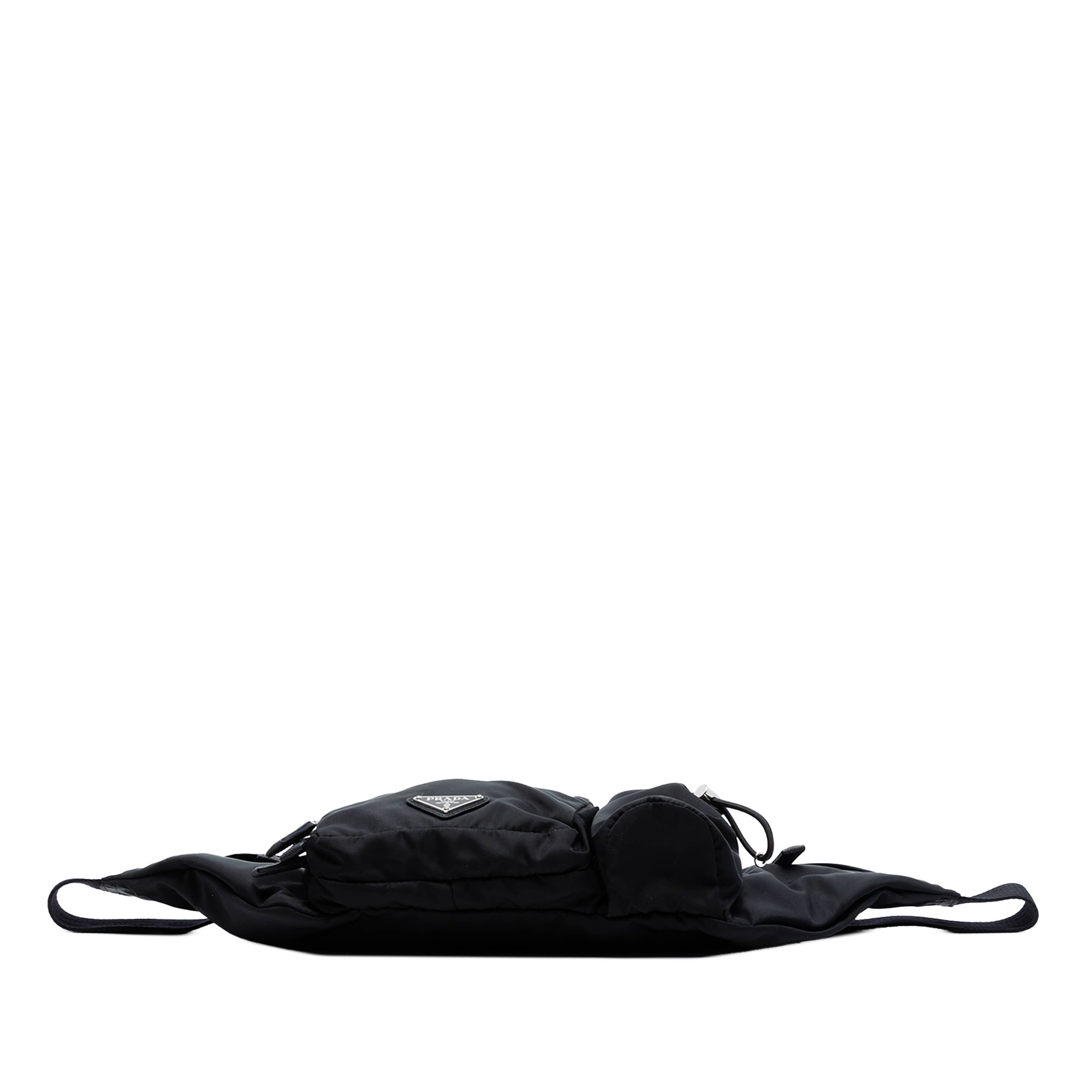 Prada Tessuto Multi Pocket Belt Bag, från Luxclusif, i färgen black. Klicka för att öppna bilden i stort format