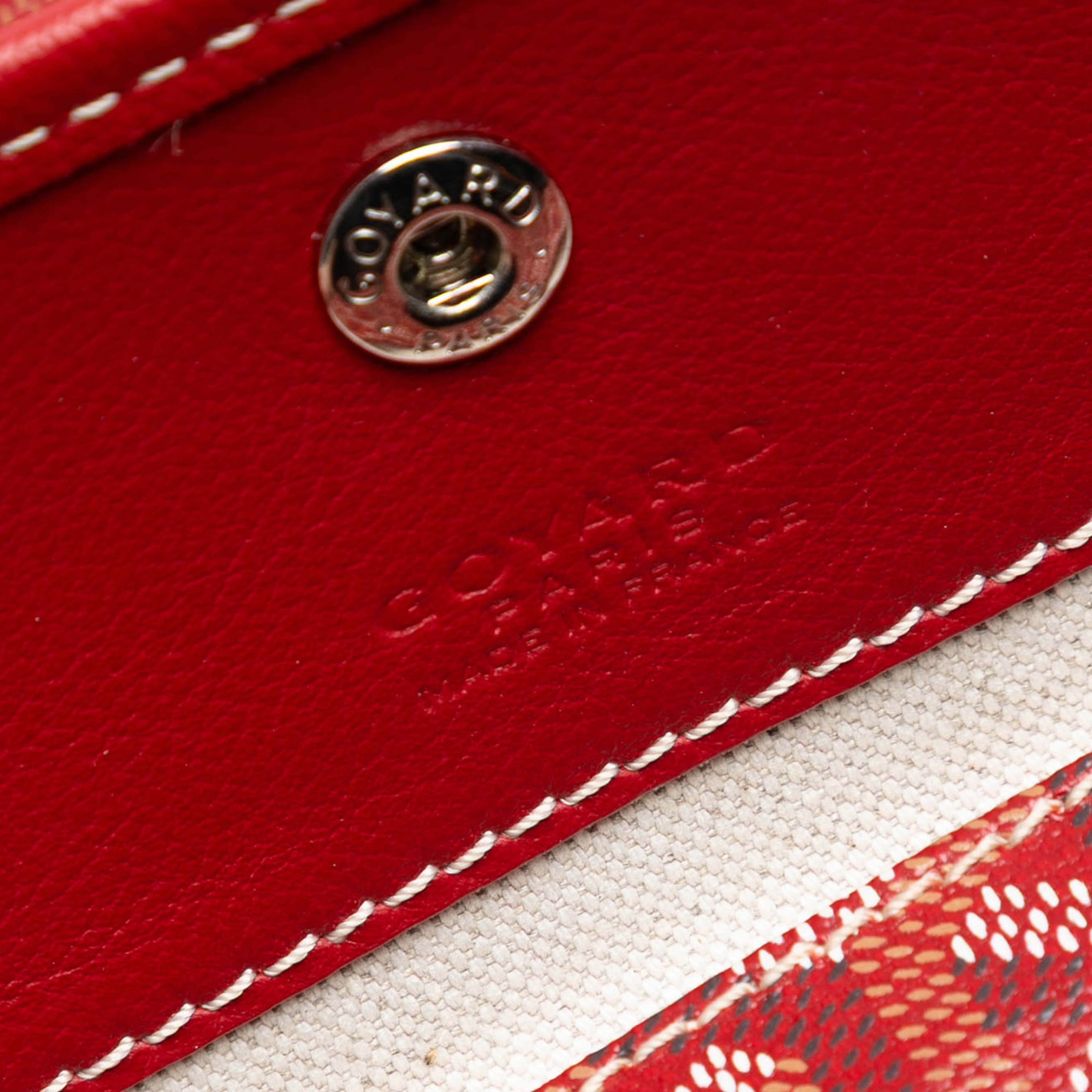 Goyard Goyardine Saint Louis Pm, från Luxclusif, i färgen red. Klicka för att öppna bilden i stort format