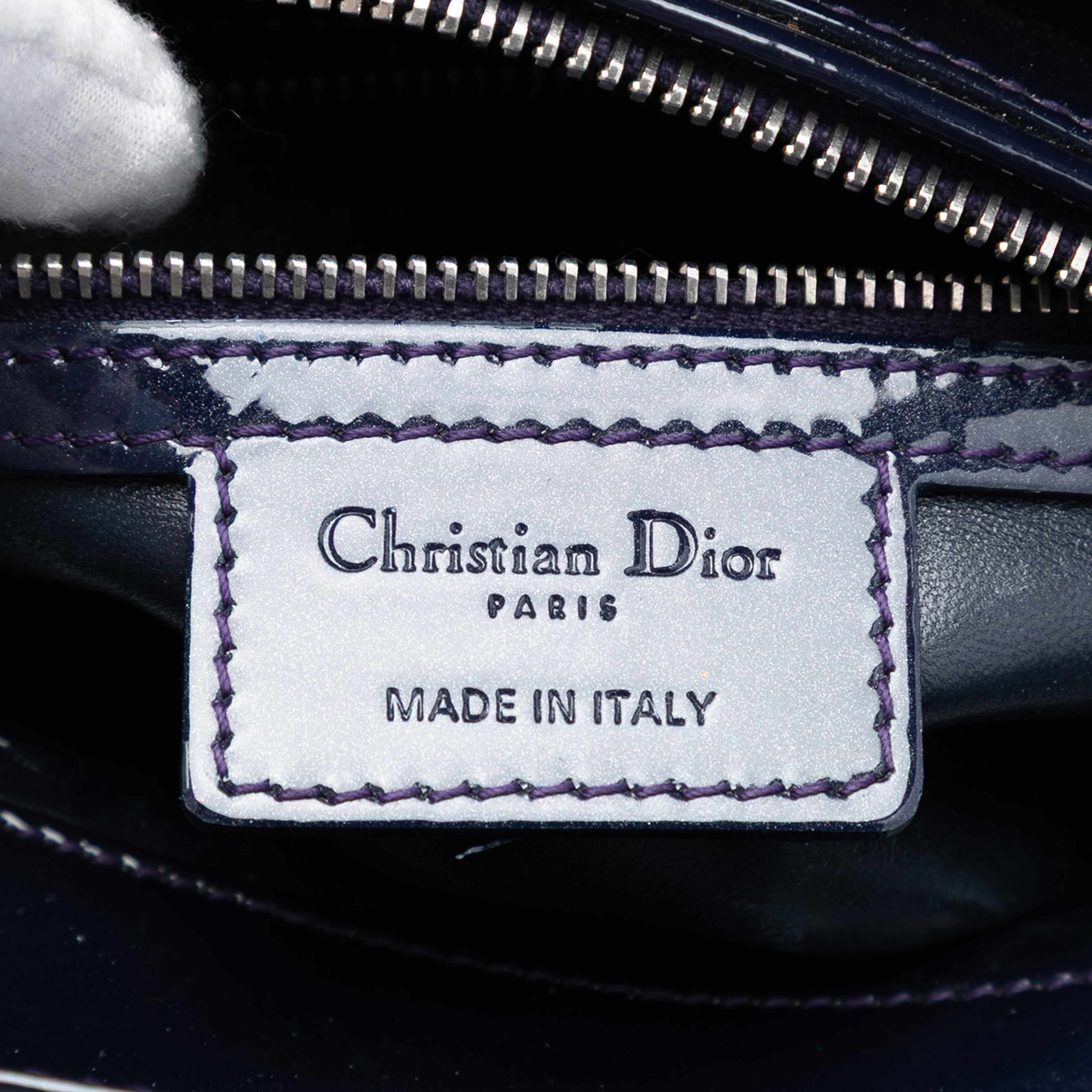 Dior Medium Patent Cannage Lady Dior, från Luxclusif, i färgen purpur. Klicka för att öppna bilden i stort format