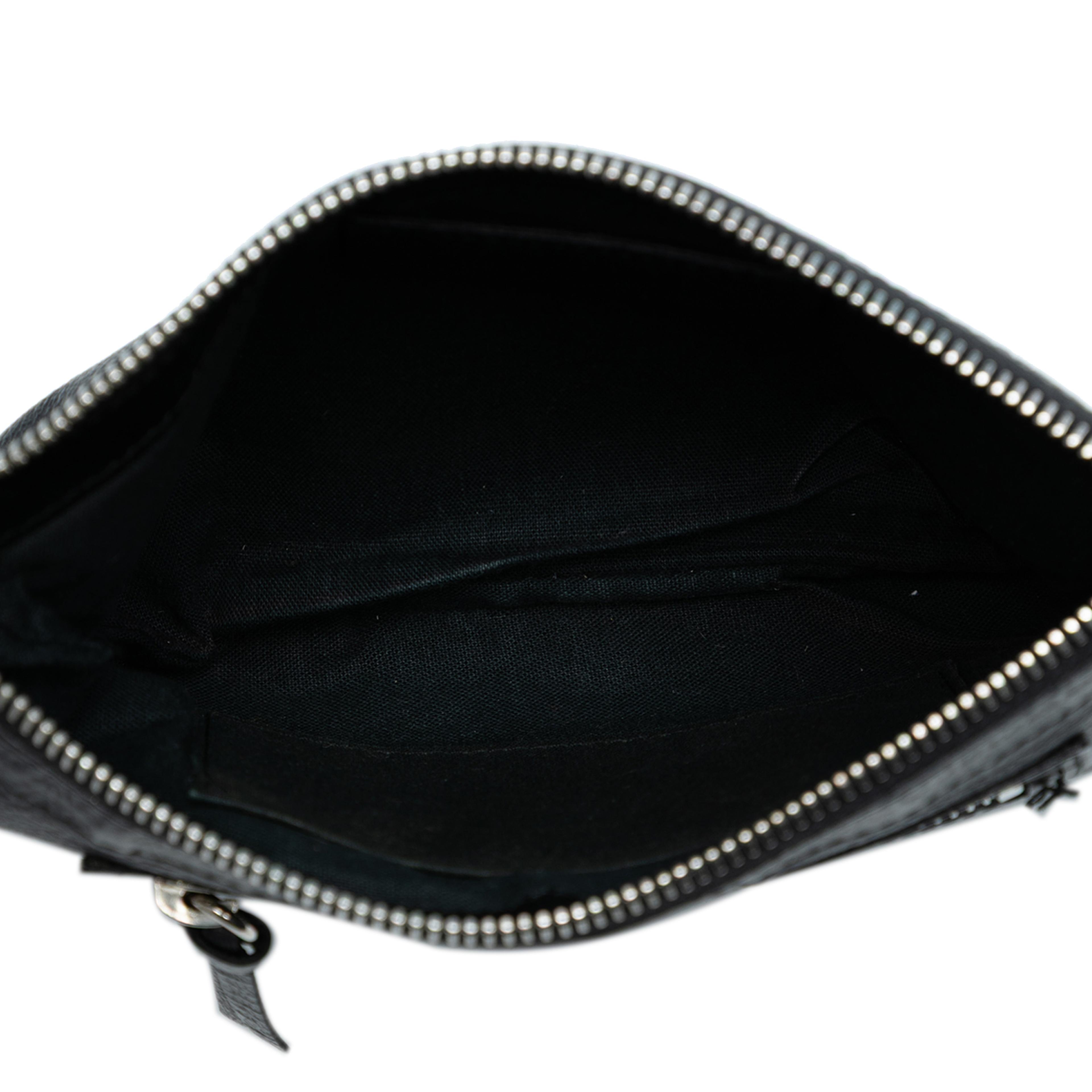 Balenciaga Lambskin Motocross Classic Clip Zip Pouch, från Luxclusif, i färgen black. Klicka för att öppna bilden i stort format