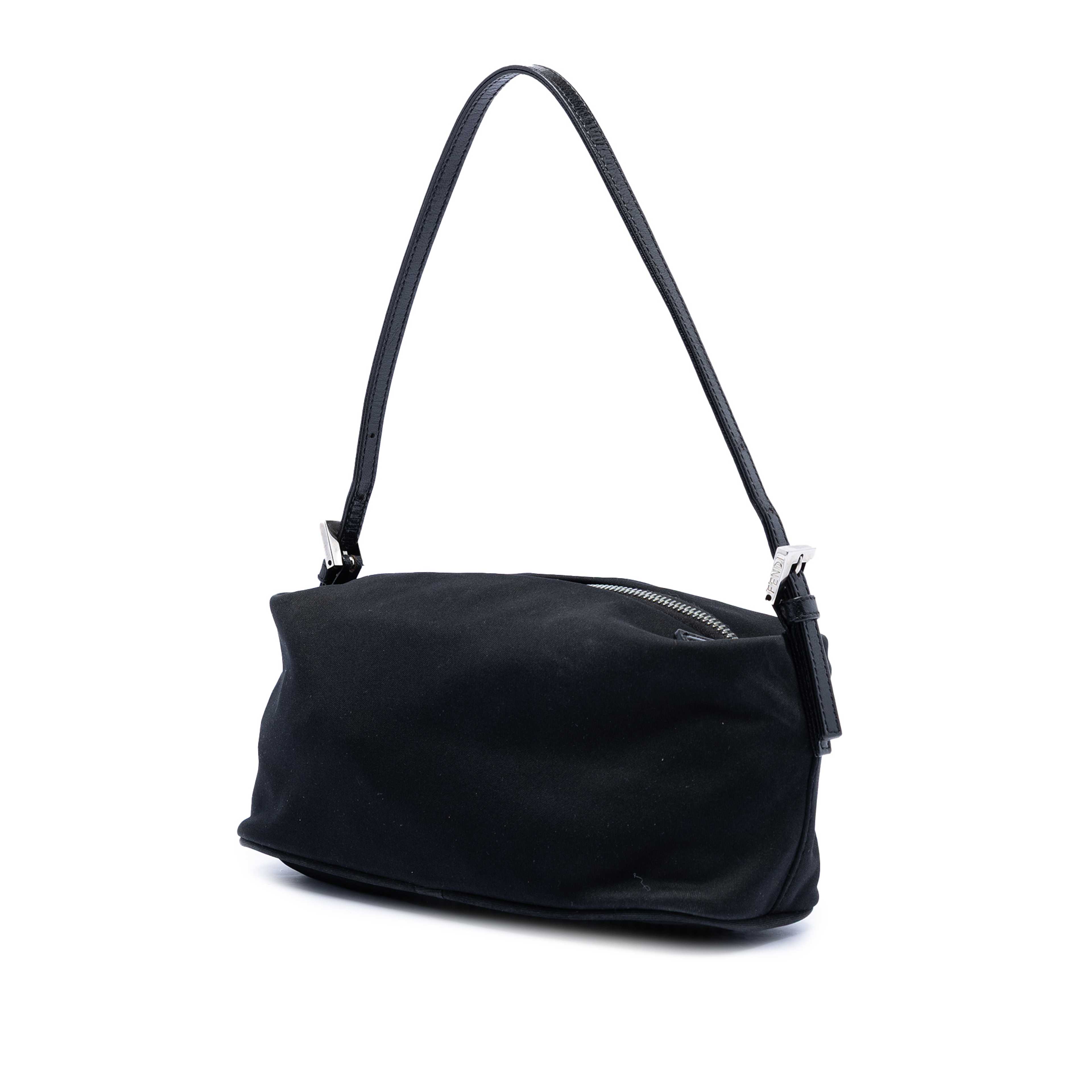 Fendi Neoprene Handbag, från Luxclusif, i färgen svart. Klicka för att öppna bilden i stort format