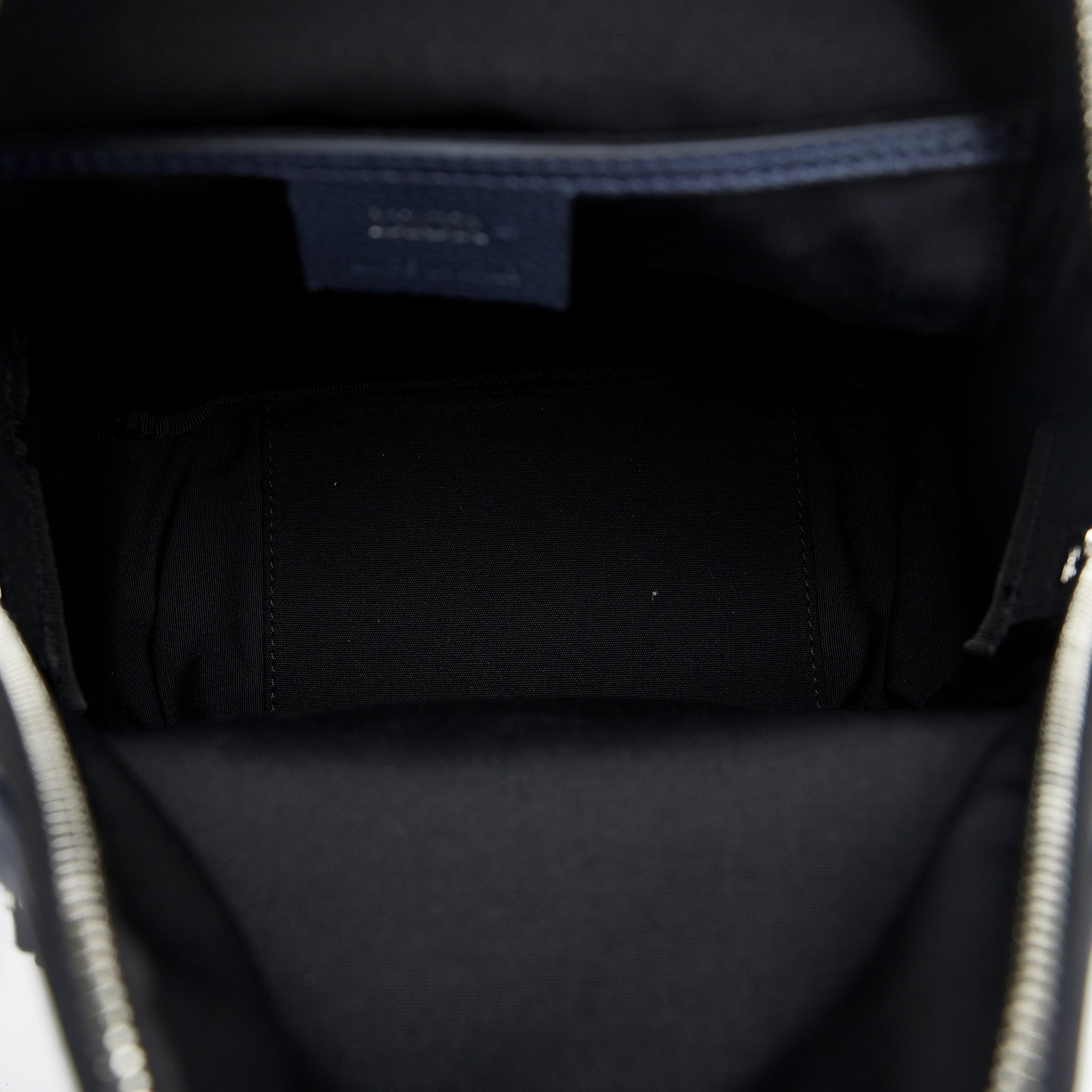 Dior X Shawn Stussy Year Of The Ox Sling, från Luxclusif, i färgen navy.