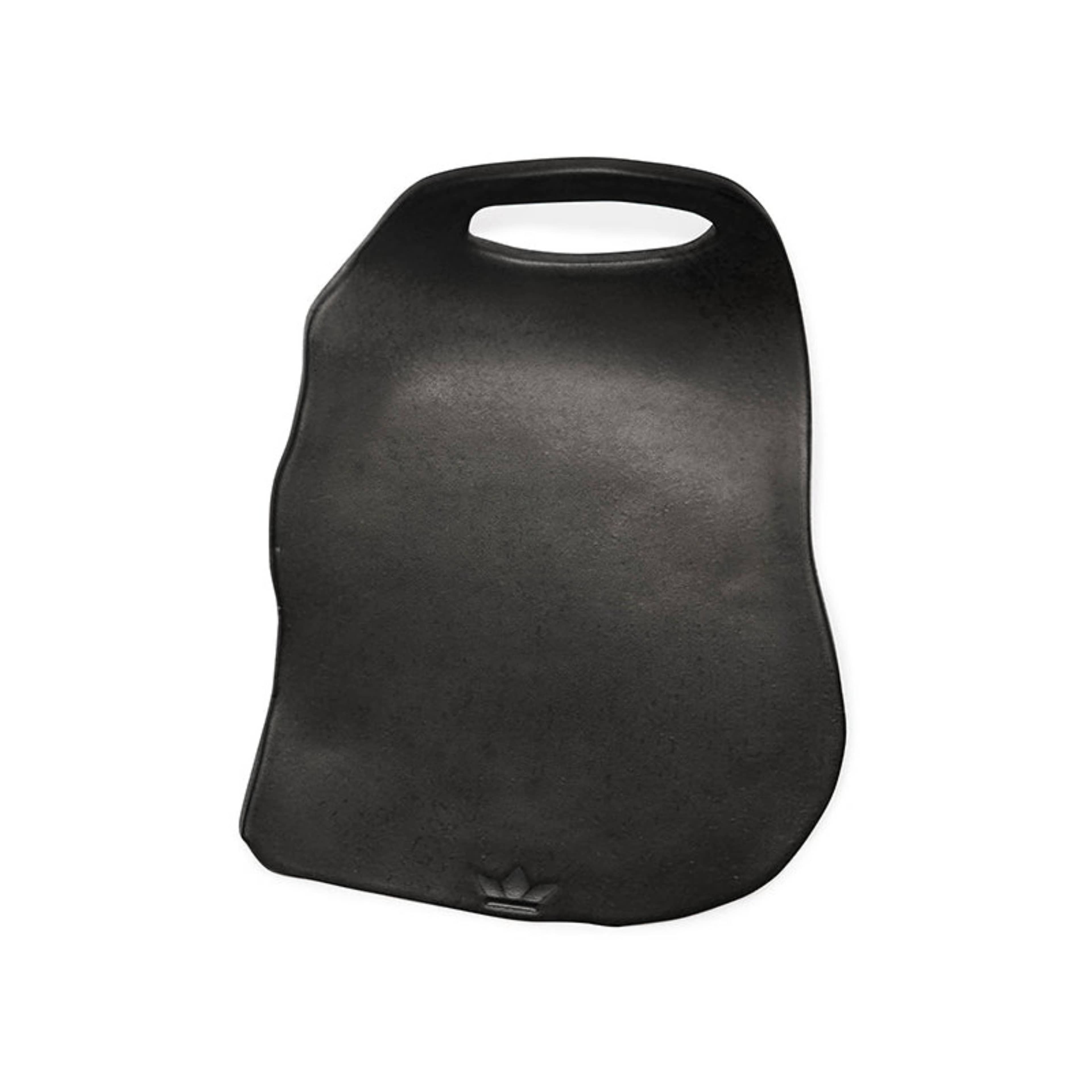 Ted Tallrik Svart 23x28cm, från Dutchdeluxes, i färgen black. Klicka för att öppna bilden i stort format