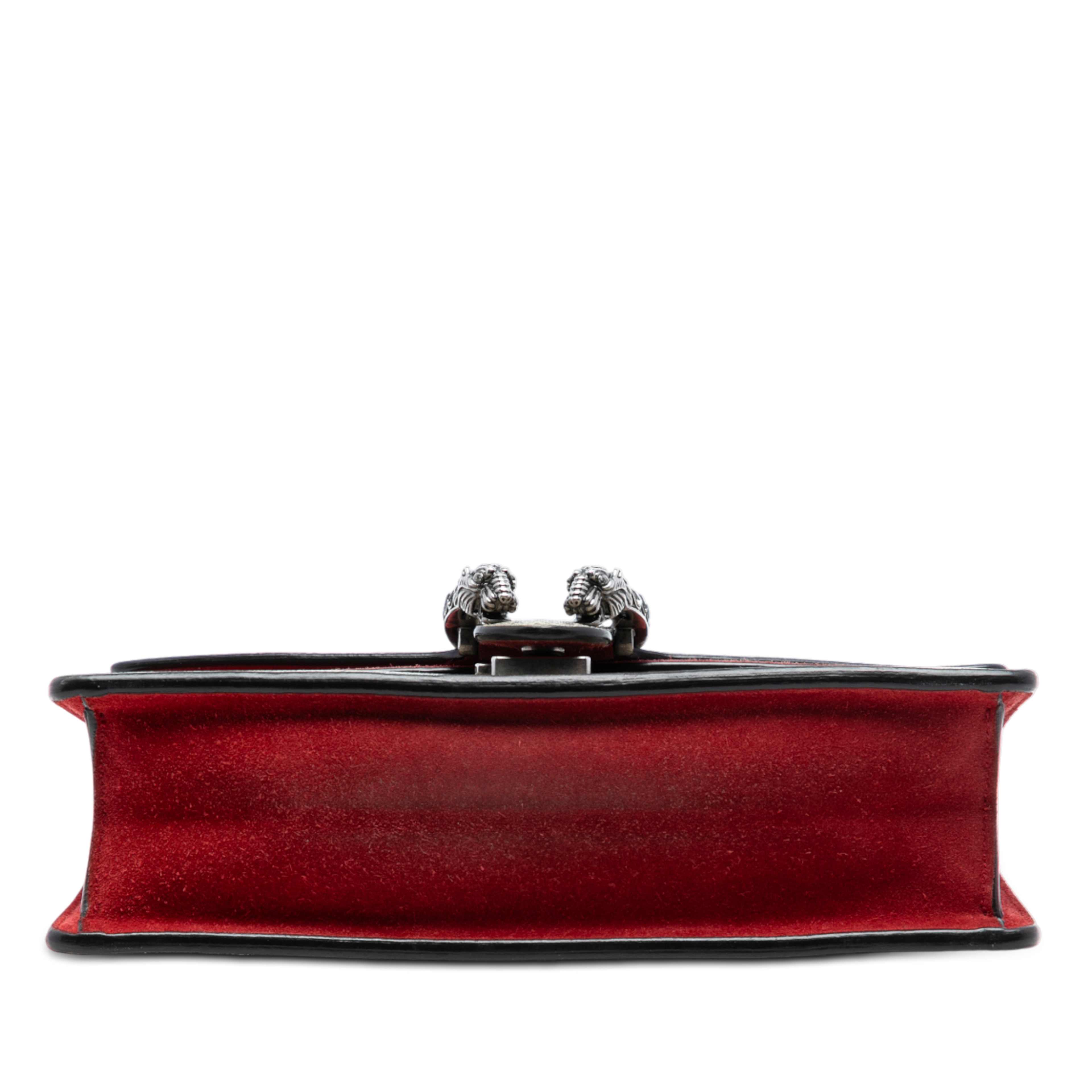 Gucci Medium Gg Supreme Dionysus Crossbody, från Luxclusif, i färgen beige. Klicka för att öppna bilden i stort format