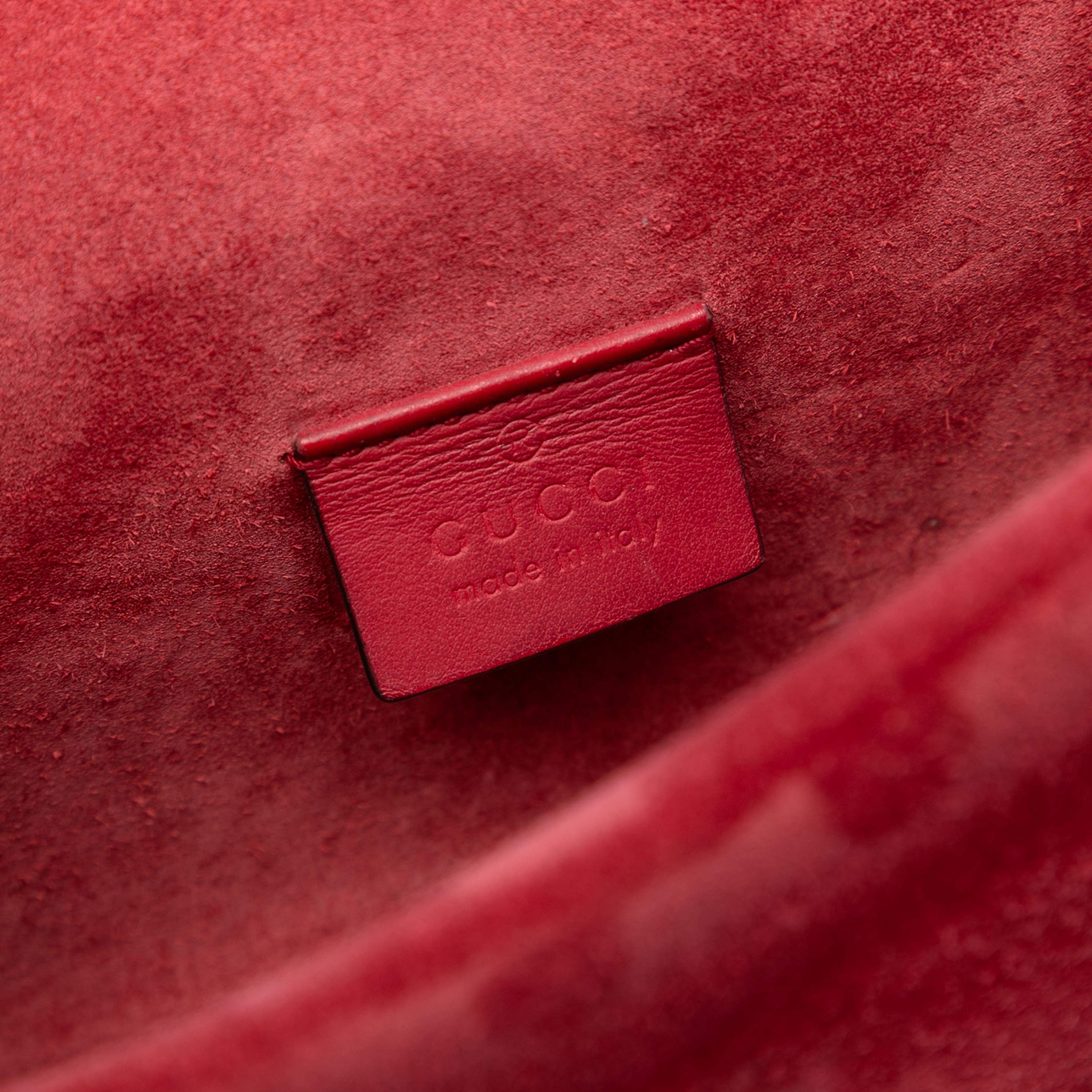 Gucci Medium Gg Supreme Dionysus Crossbody, från Luxclusif, i färgen beige. Klicka för att öppna bilden i stort format