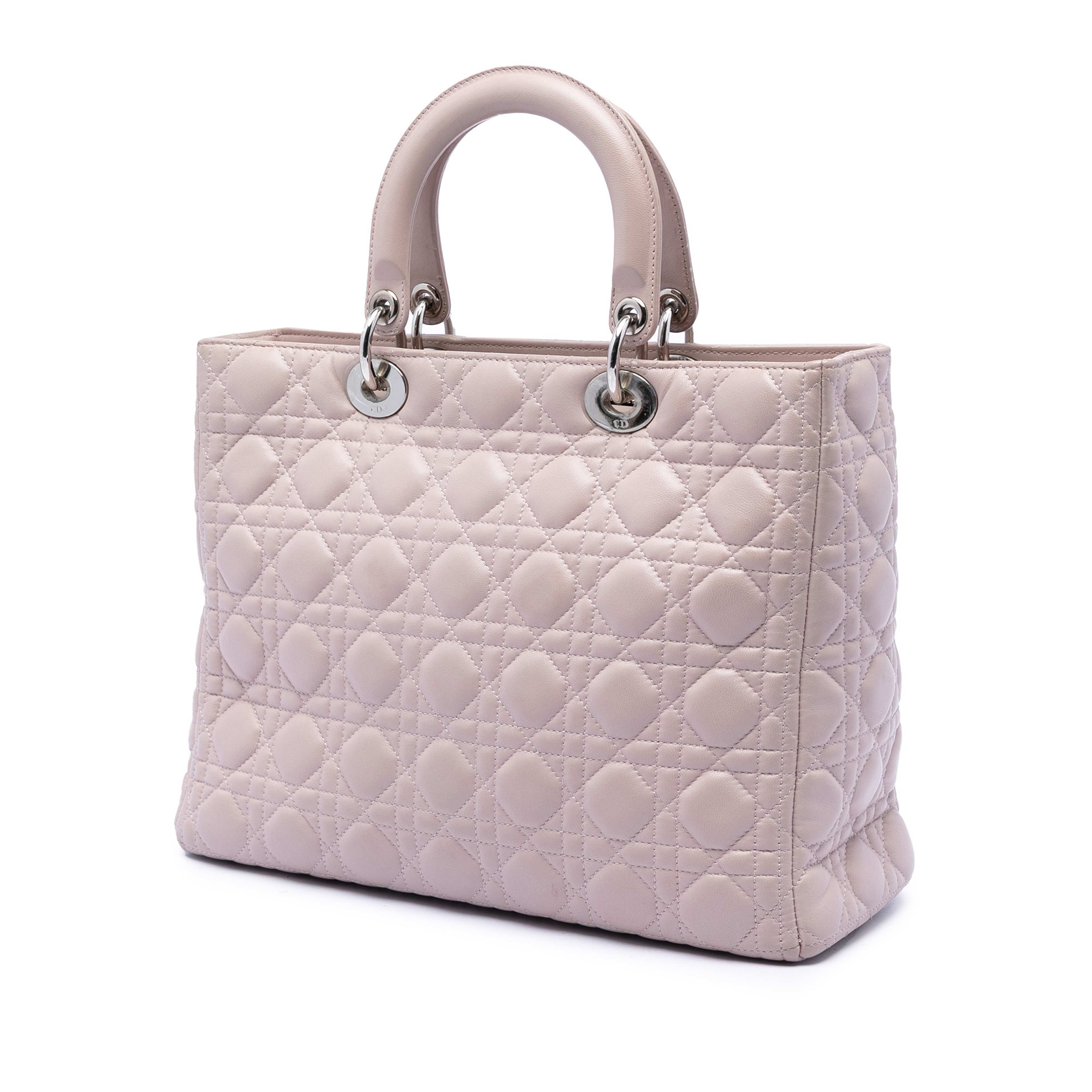 Dior Large Lambskin Cannage Lady Dior, från Luxclusif, i färgen rosa. Klicka för att öppna bilden i stort format