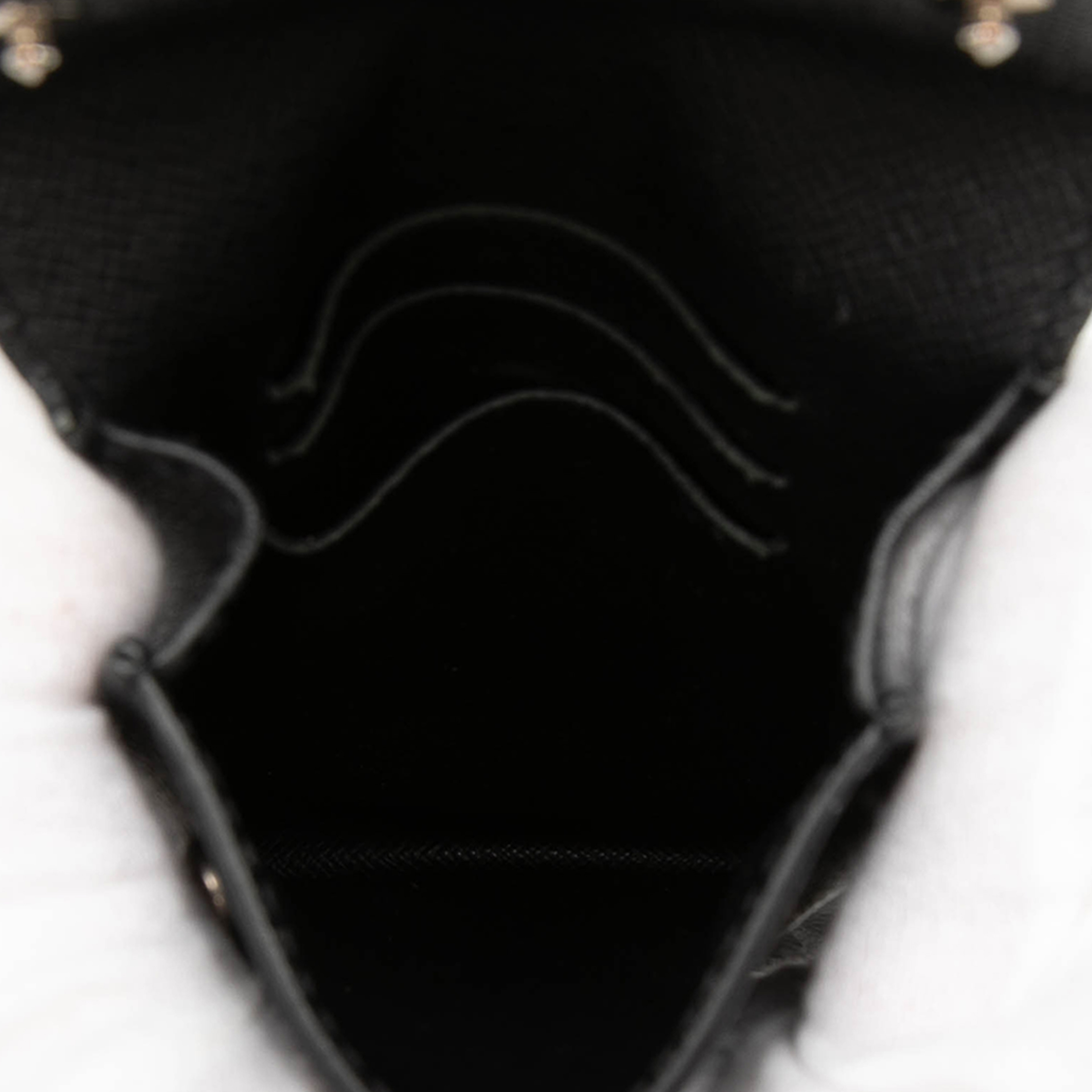 Louis Vuitton Monogram Eclipse Utility Belt Bag, från Luxclusif, i färgen svart. Klicka för att öppna bilden i stort format