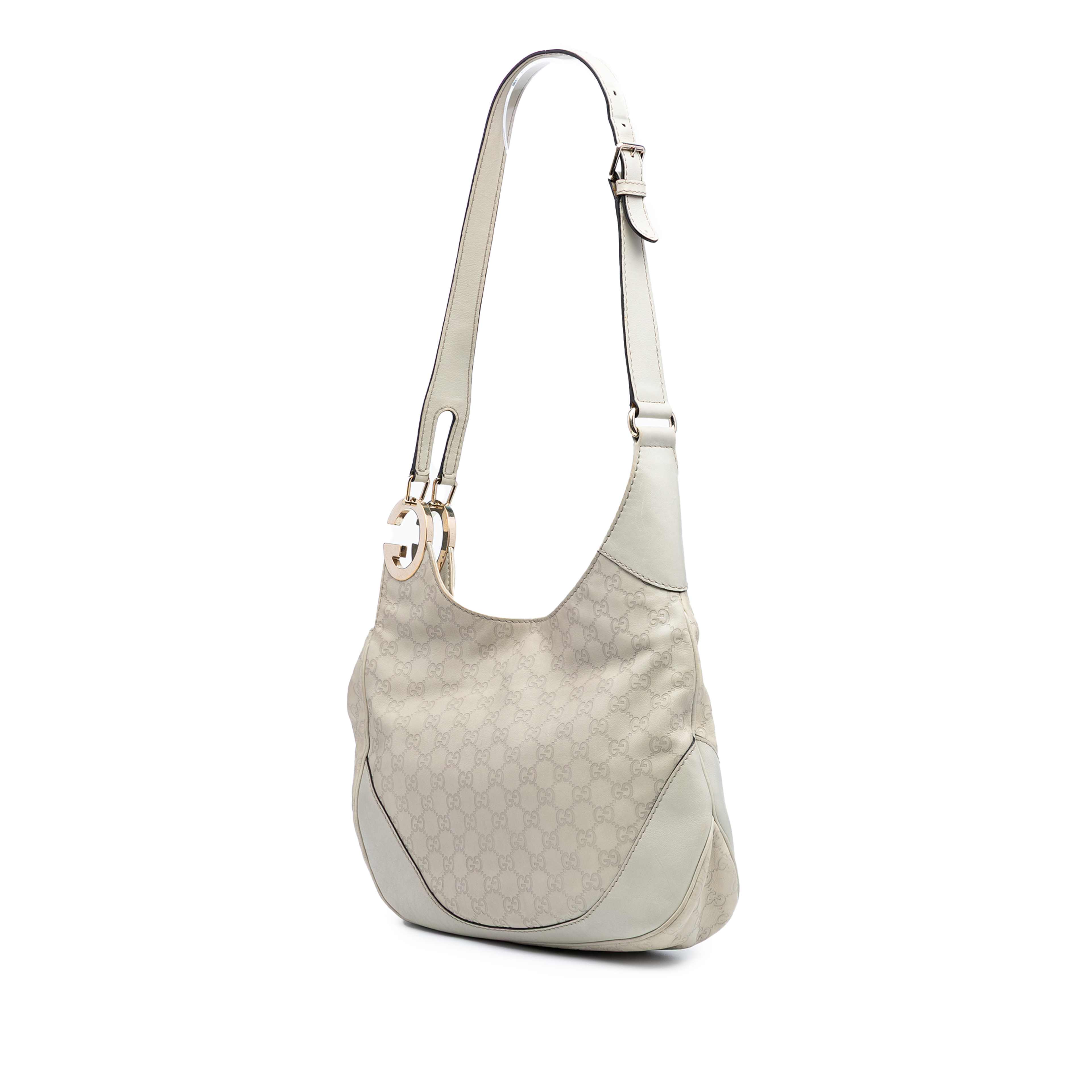 Gucci Guccissima Charlotte Crossbody, från Luxclusif, i färgen off white. Klicka för att öppna bilden i stort format