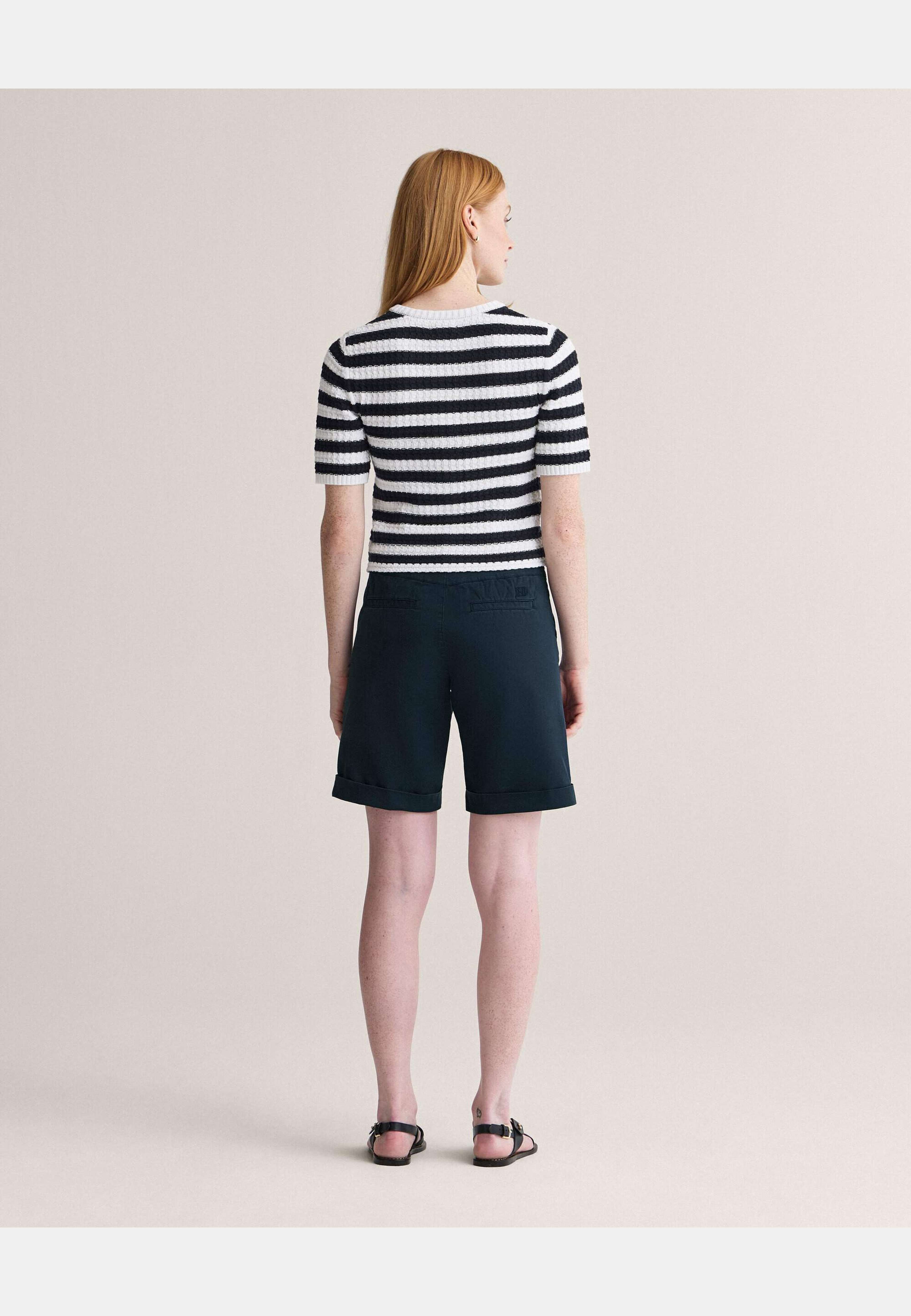 Sahara Shorts, från Newhouse, i färgen marinblå. Klicka för att öppna bilden i stort format
