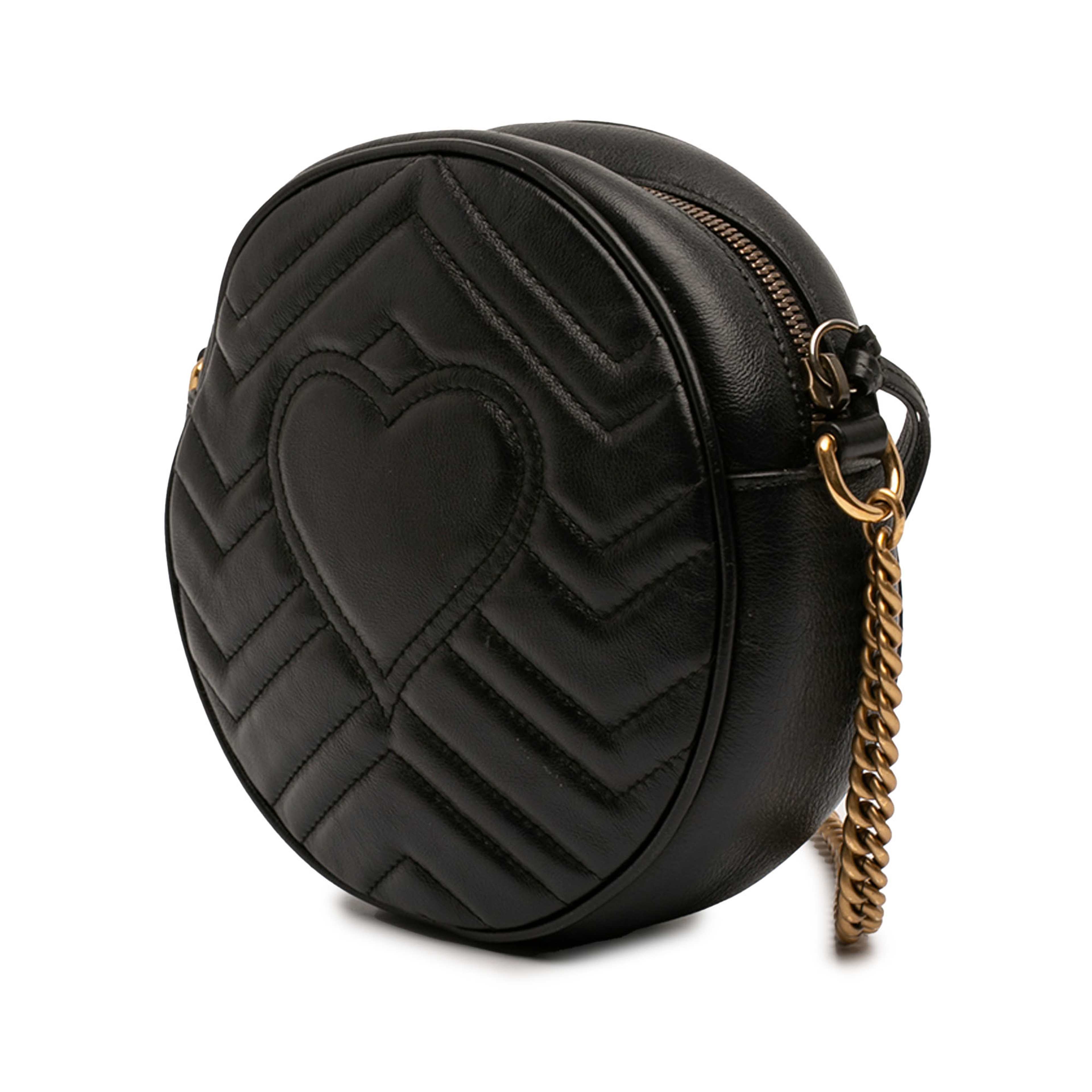 Gucci Mini Gg Marmont Matelasse Leather Round Crossbody, från Luxclusif, i färgen svart. Klicka för att öppna bilden i stort format