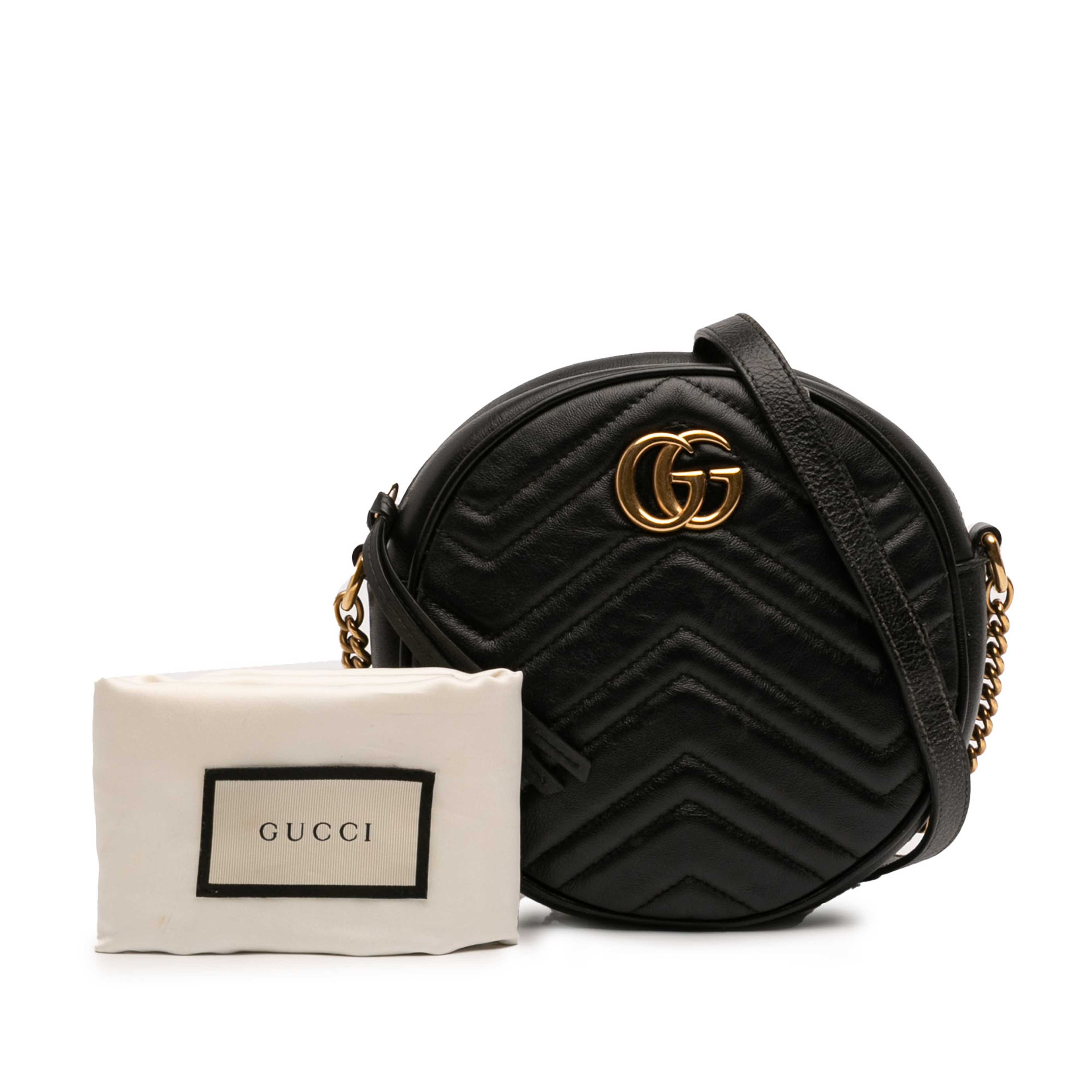 Gucci Mini Gg Marmont Matelasse Leather Round Crossbody, från Luxclusif, i färgen svart. Klicka för att öppna bilden i stort format