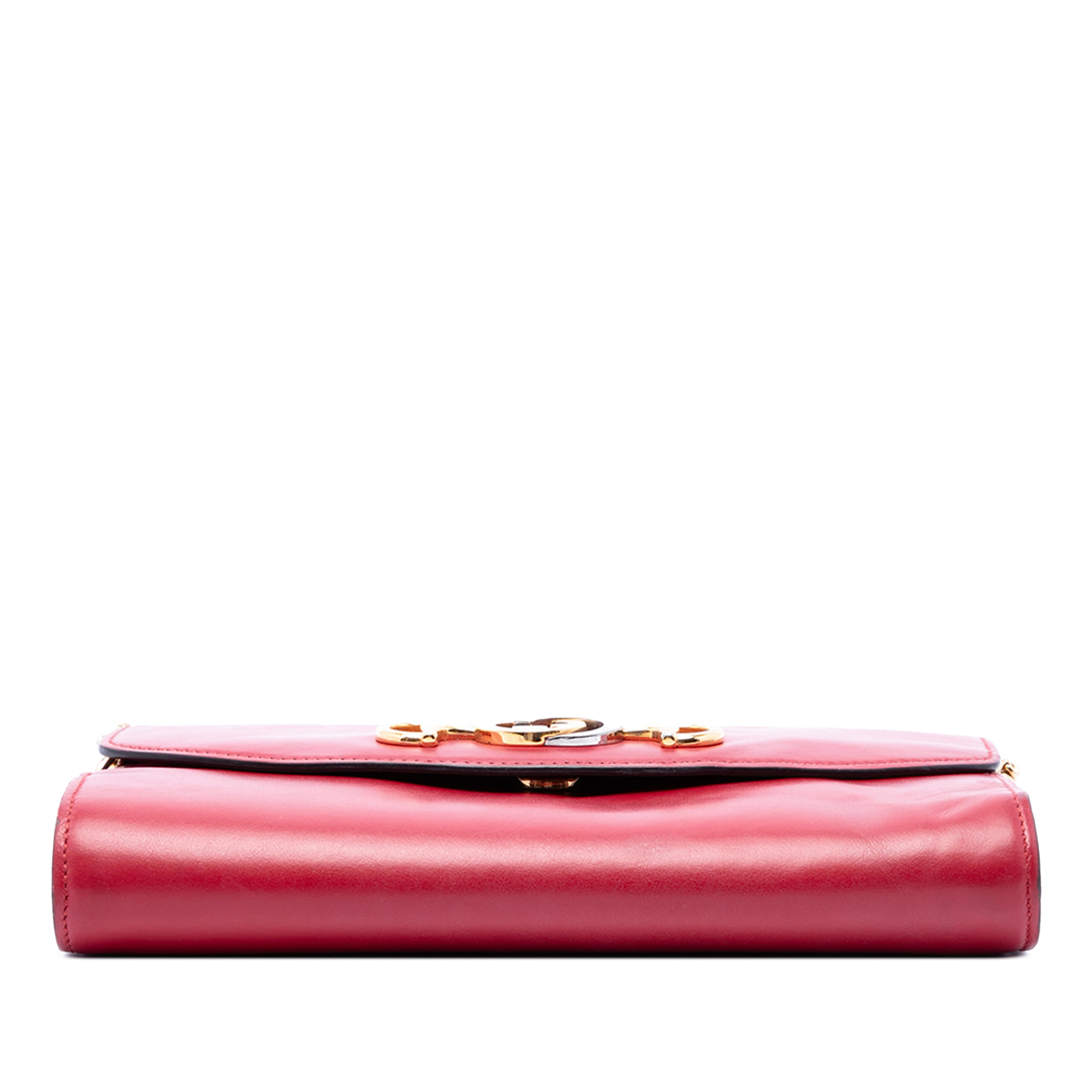 Gucci Small Leather Zumi Satchel, från Luxclusif, i färgen röd. Klicka för att öppna bilden i stort format