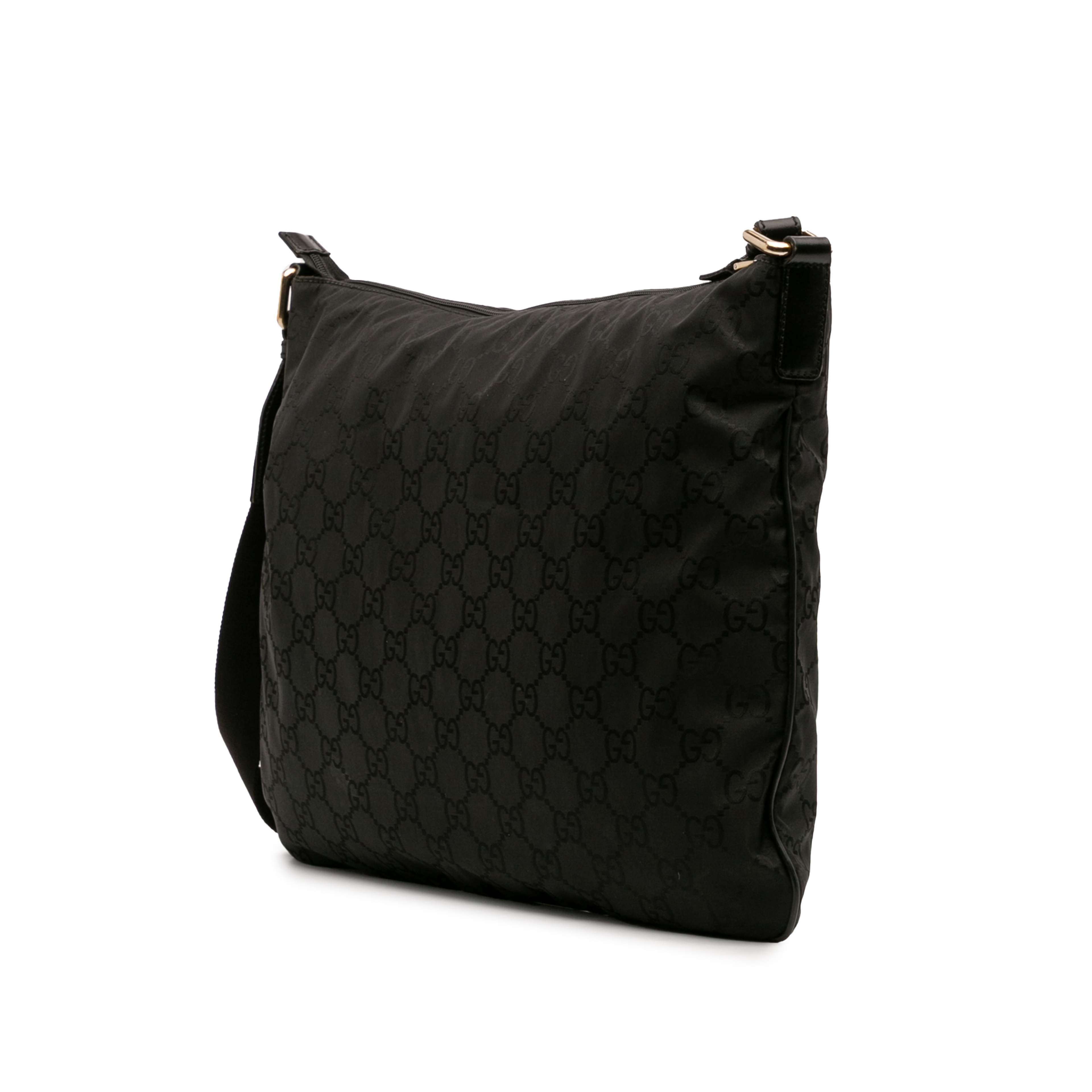 Gucci Gg Nylon Crossbody, från Luxclusif, i färgen black. Klicka för att öppna bilden i stort format