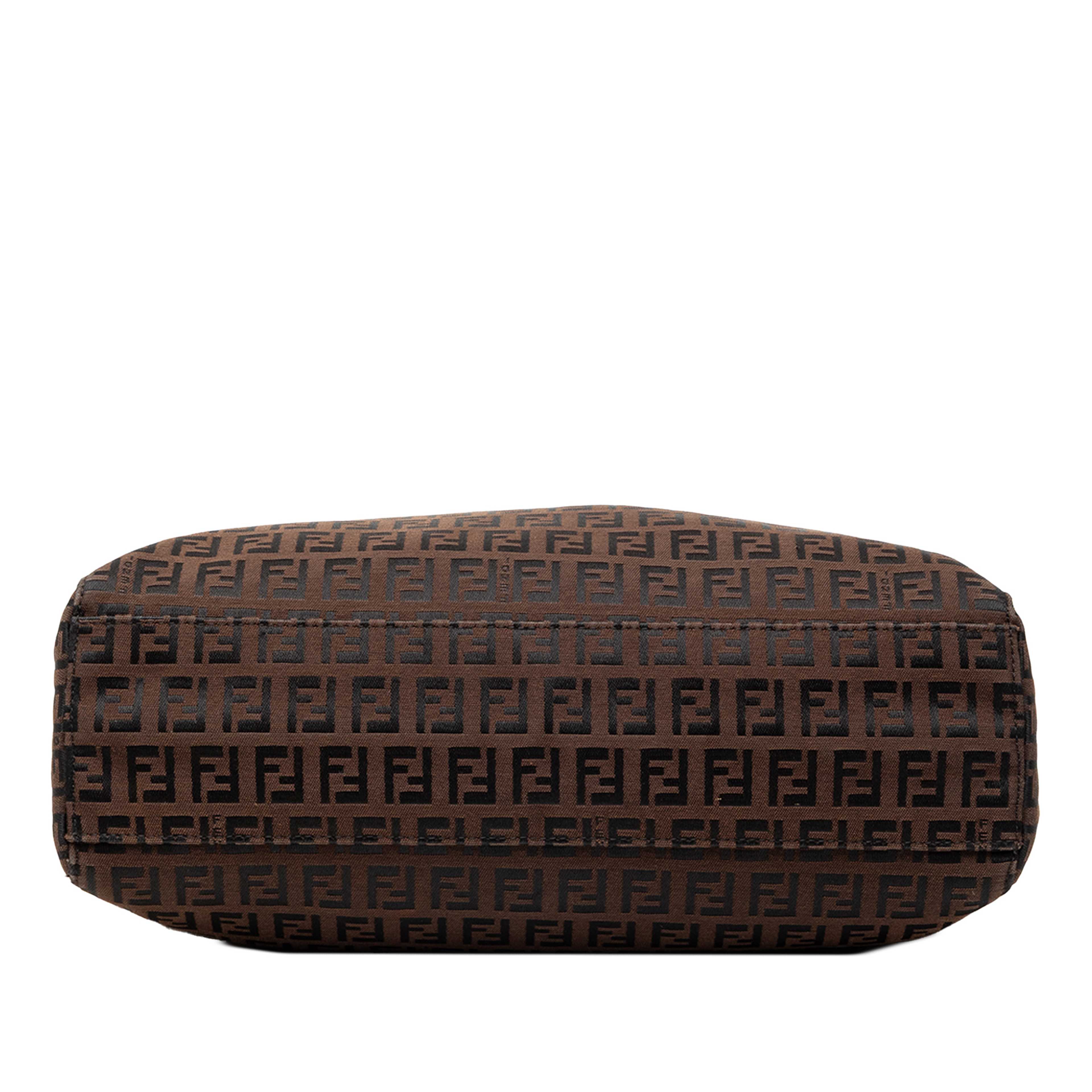 Fendi Zucchino Canvas Tote, från Luxclusif, i färgen brun. Klicka för att öppna bilden i stort format