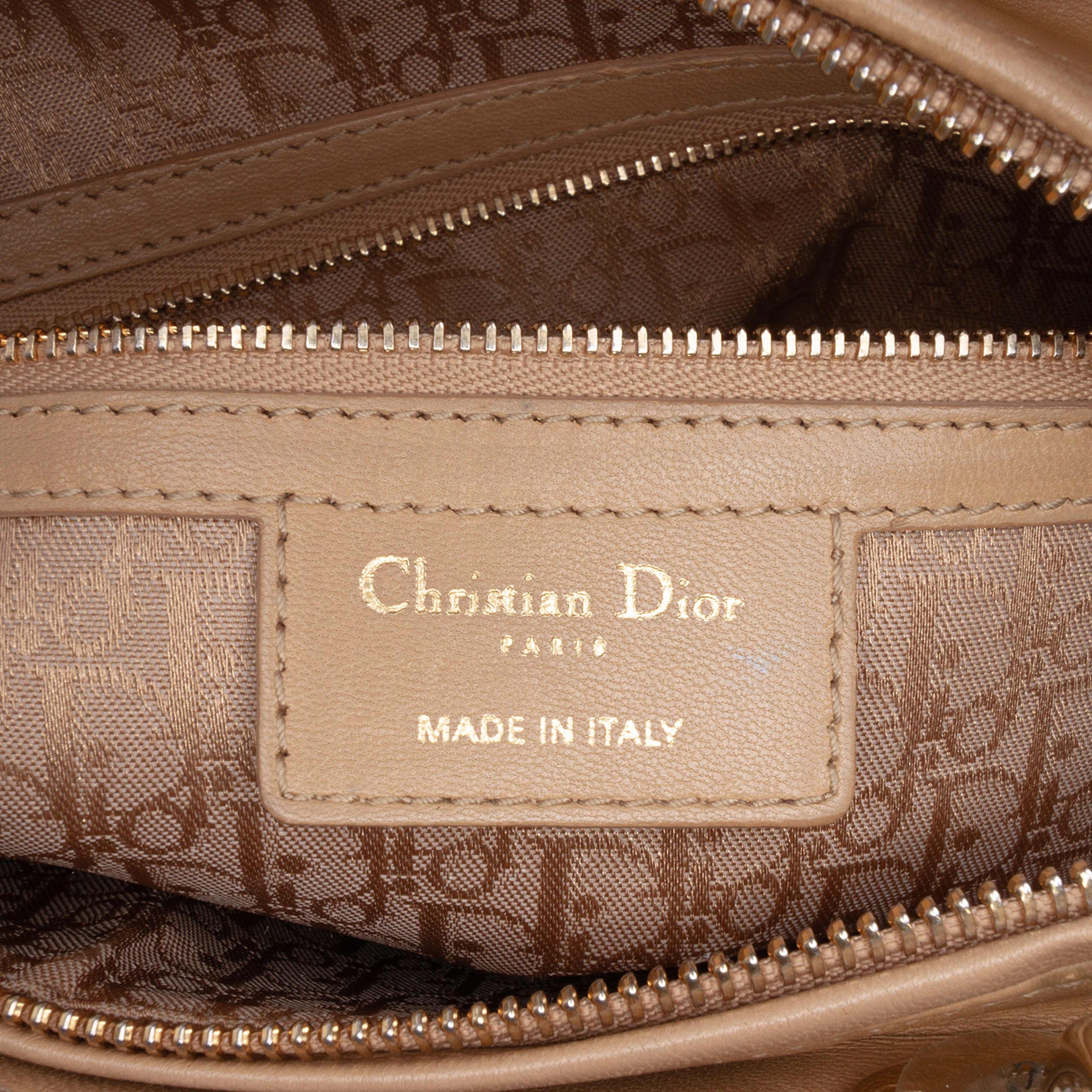 Dior Large Lambskin Cannage Lady Dior, från Luxclusif, i färgen beige. Klicka för att öppna bilden i stort format