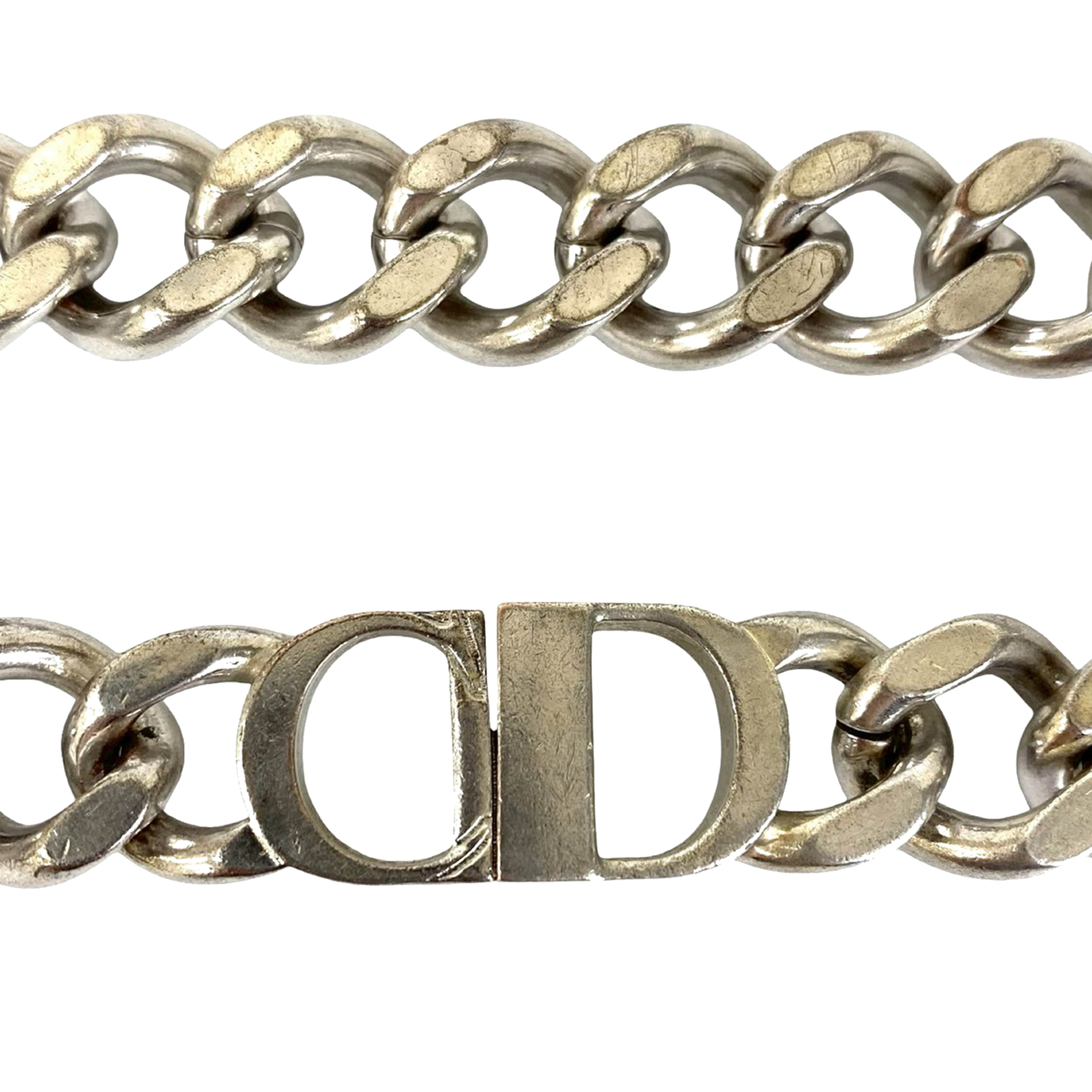 Dior Silver Plated Cd Logo Chain Link Necklace, från Luxclusif, i färgen silver. Klicka för att öppna bilden i stort format