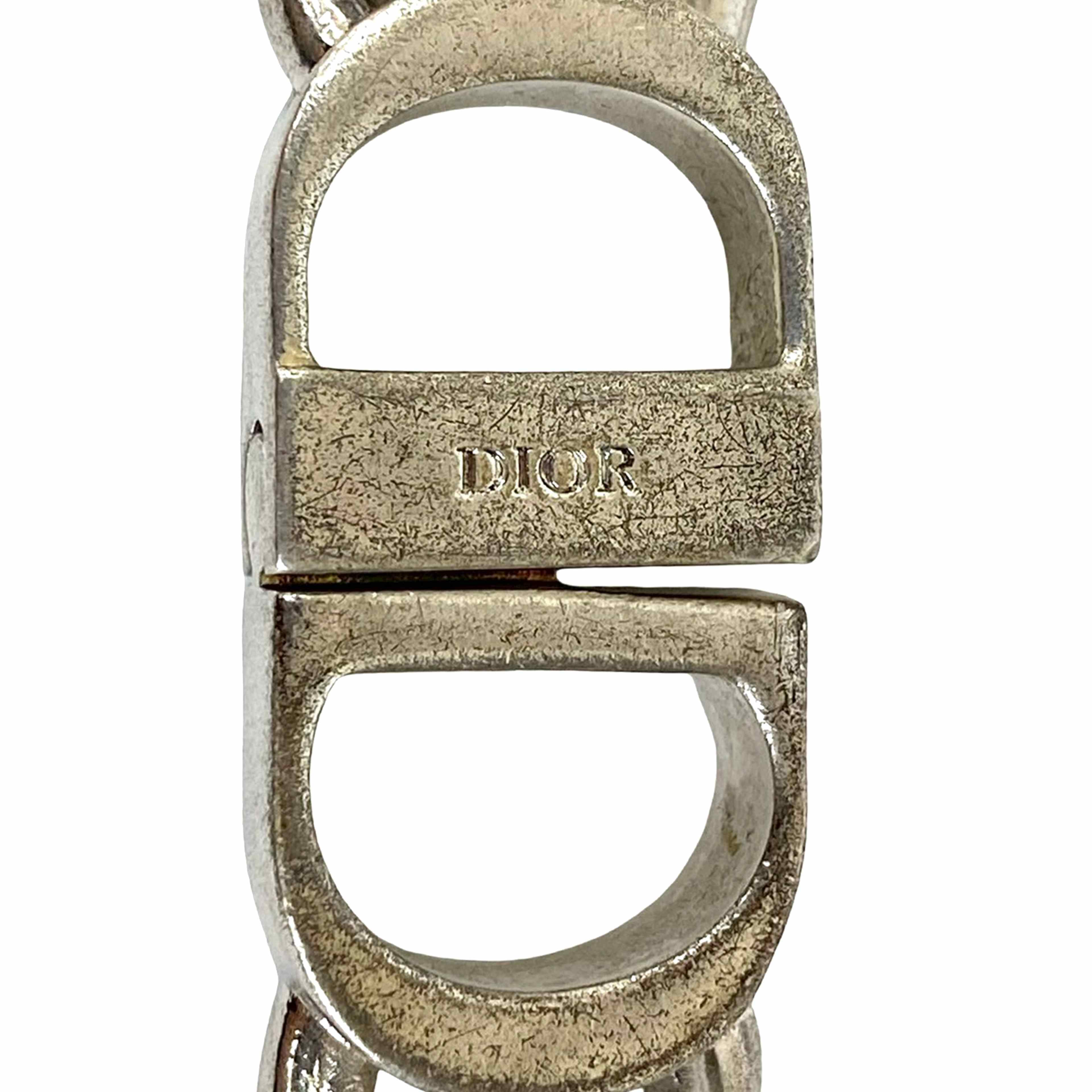 Dior Silver Plated Cd Logo Chain Link Necklace, från Luxclusif, i färgen silver. Klicka för att öppna bilden i stort format