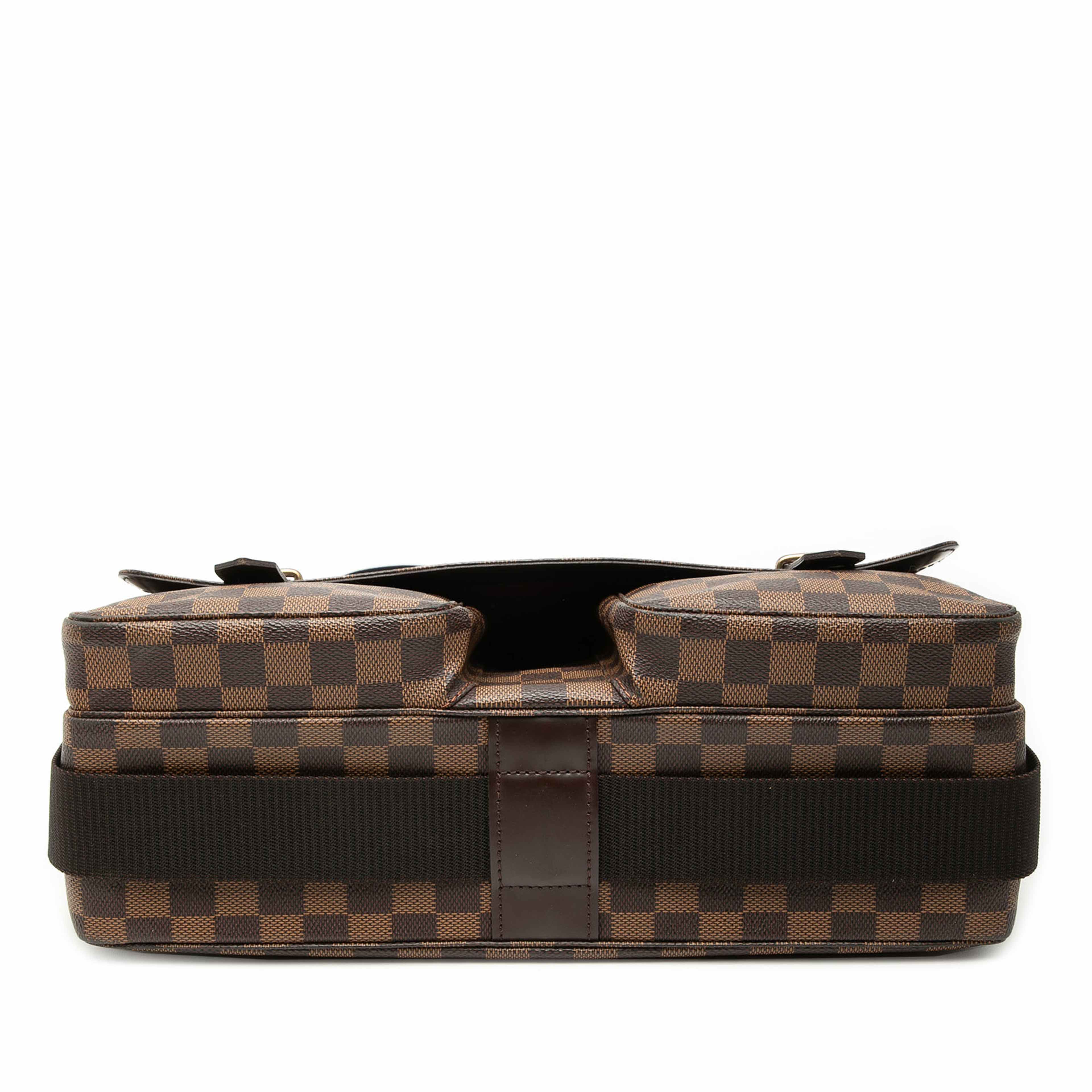 Louis Vuitton Damier Ebene Broadway, från Luxclusif, i färgen brown. Klicka för att öppna bilden i stort format