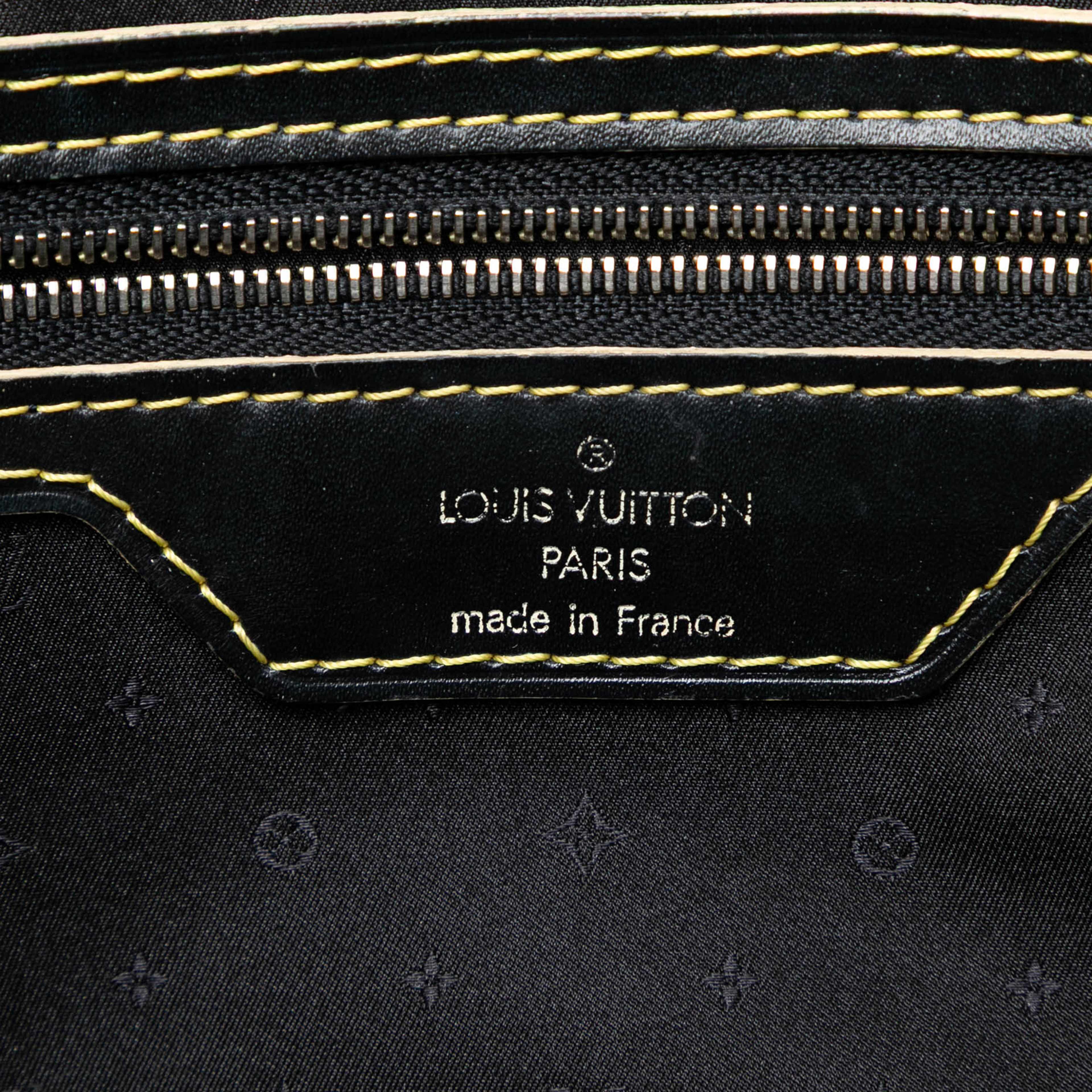 Louis Vuitton Suhali Lockit Pm, från Luxclusif, i färgen black. Klicka för att öppna bilden i stort format