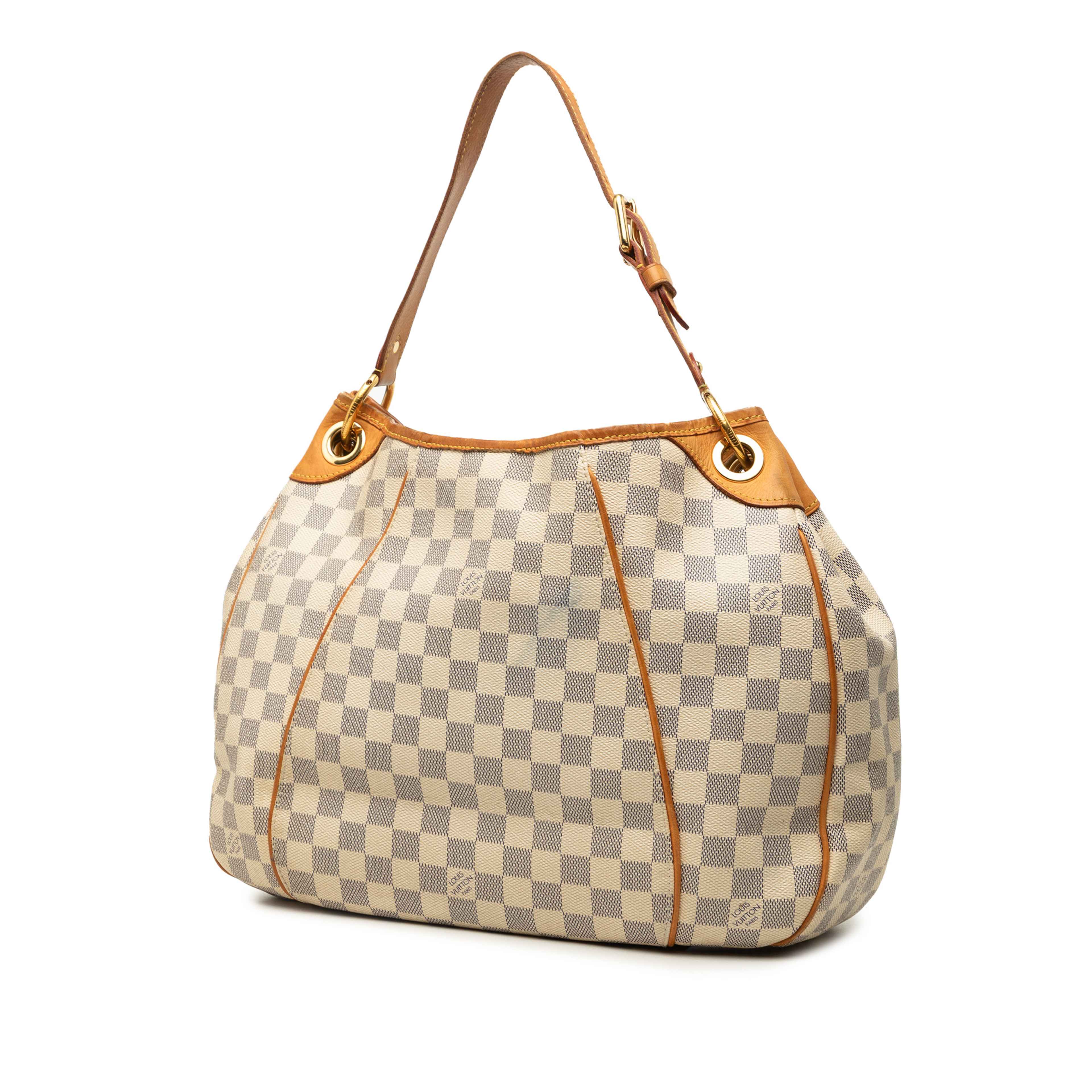 Louis Vuitton Damier Azur Galliera Pm, från Luxclusif, i färgen vit. Klicka för att öppna bilden i stort format