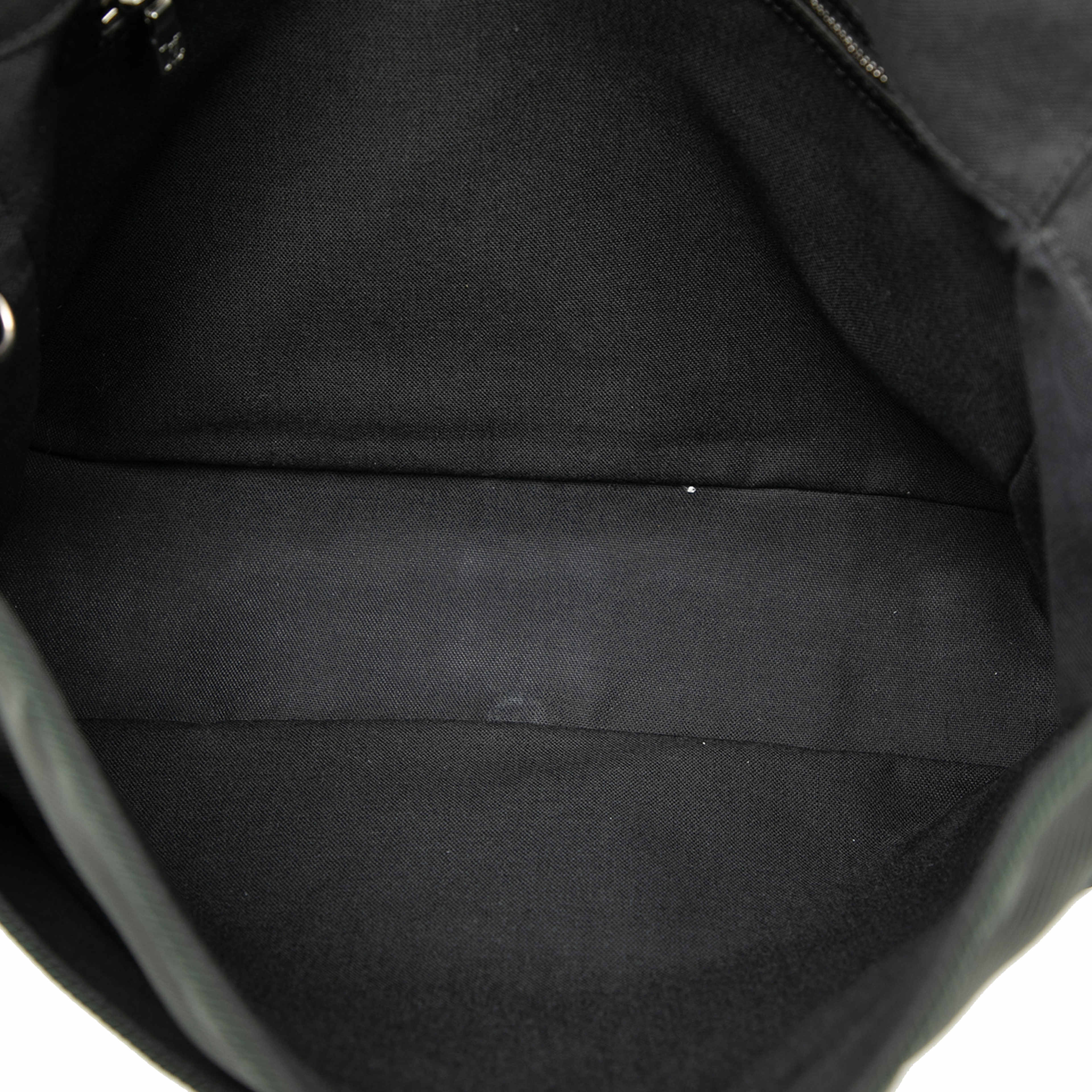 Louis Vuitton Taiga Viktor, från Luxclusif, i färgen black. Klicka för att öppna bilden i stort format