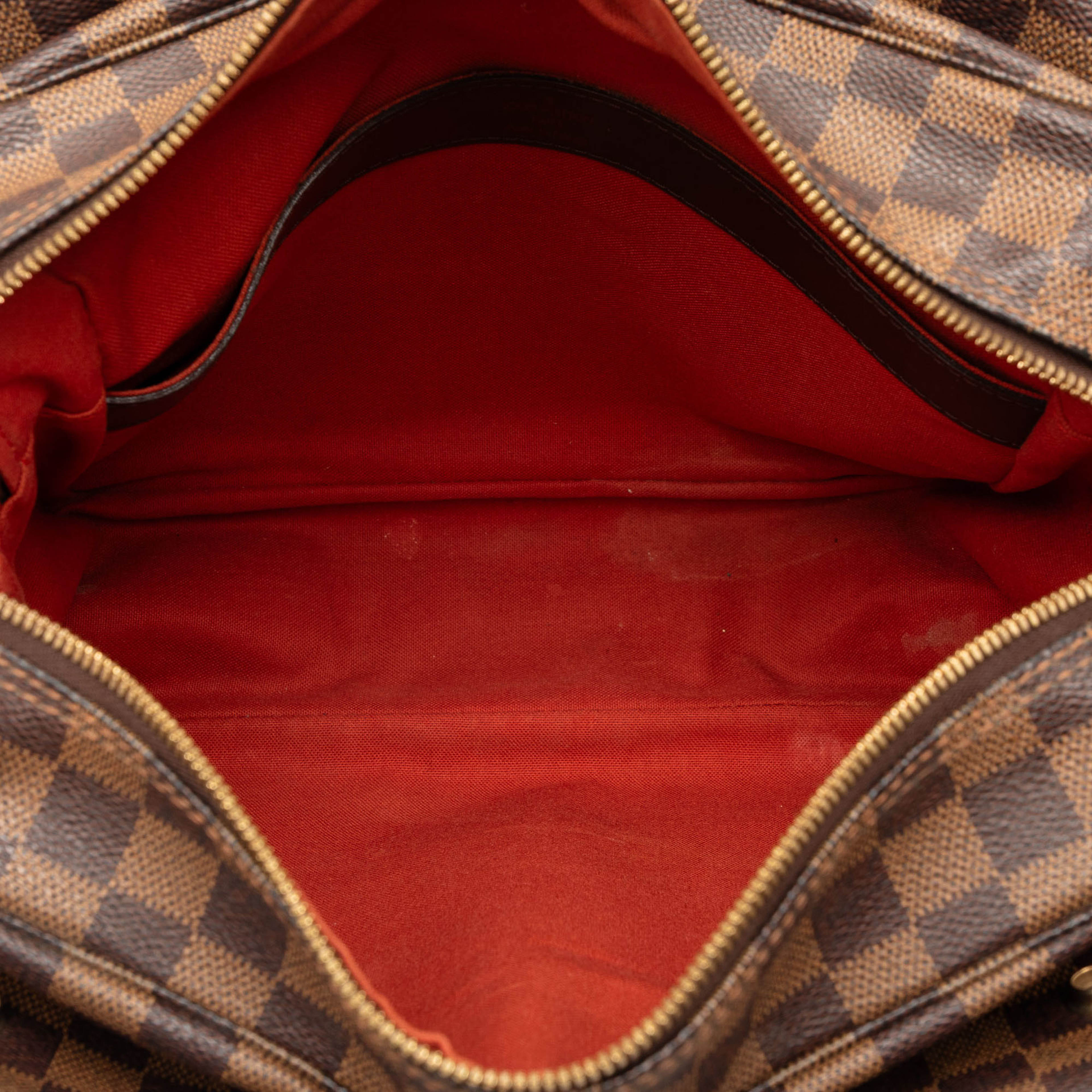 Louis Vuitton Damier Ebene Naviglio, från Luxclusif, i färgen brown. Klicka för att öppna bilden i stort format