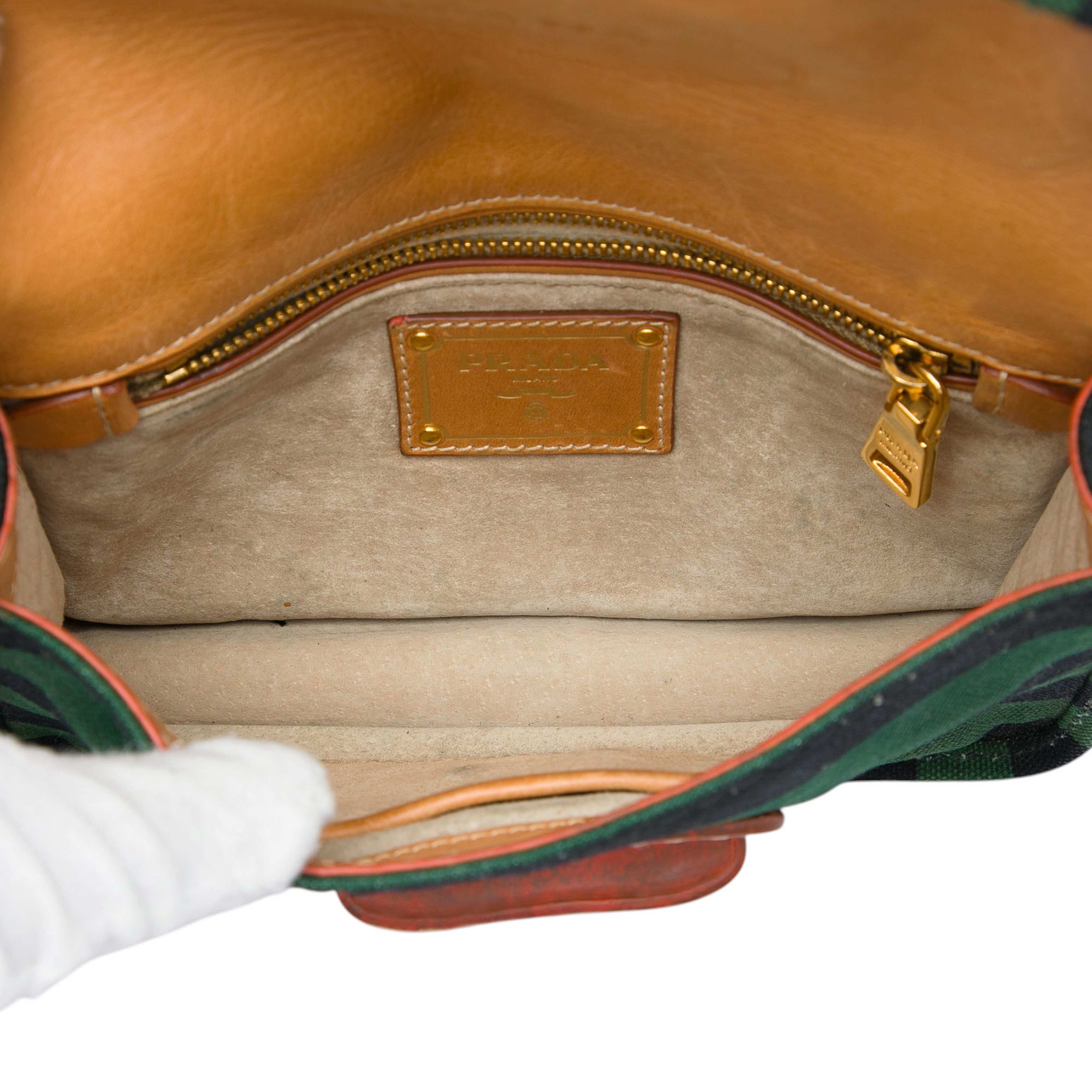 Prada Canvas Canapa Righe Striped Crossbody, från Luxclusif, i färgen grön. Klicka för att öppna bilden i stort format
