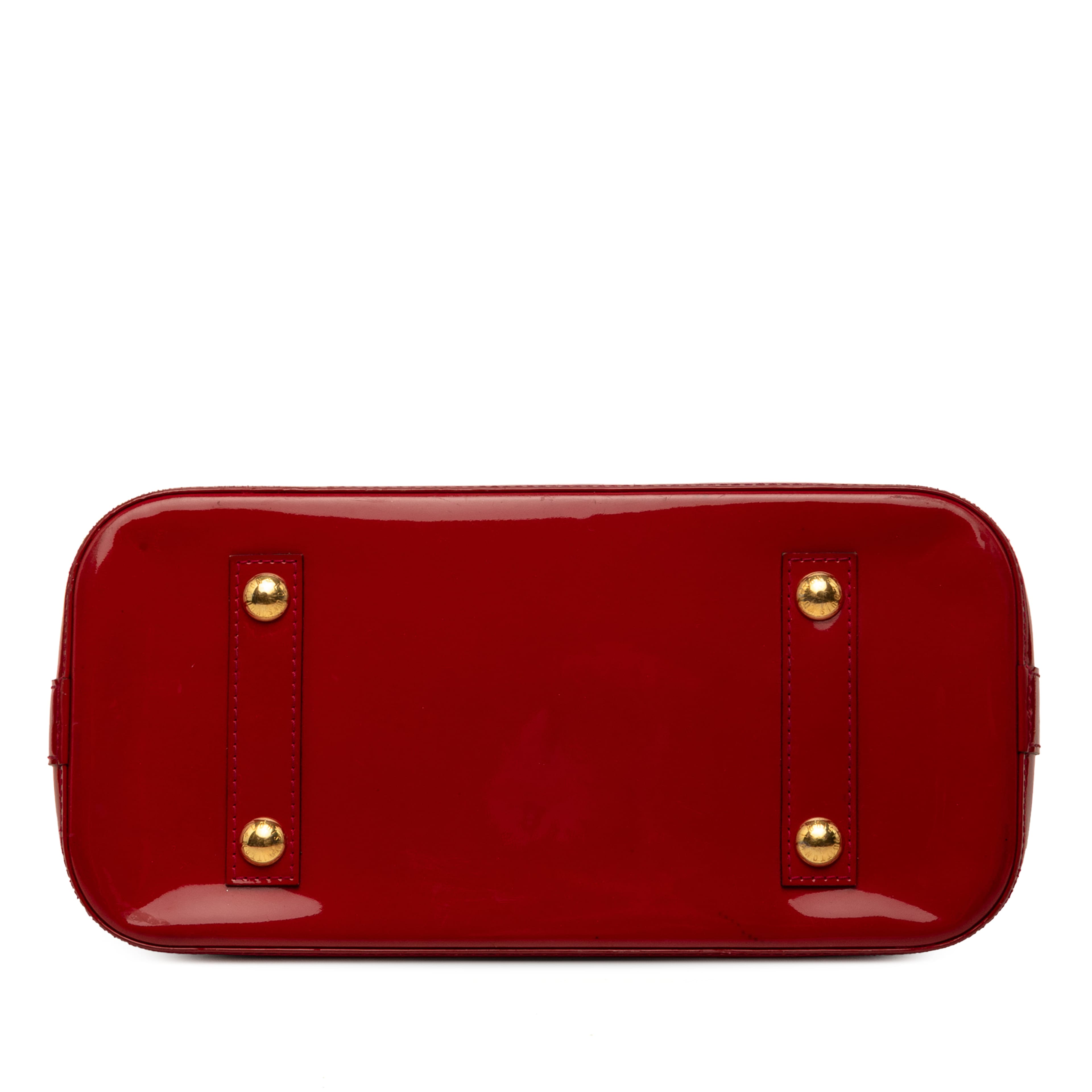 Louis Vuitton Monogram Vernis Alma Pm, från Luxclusif, i färgen röd. Klicka för att öppna bilden i stort format
