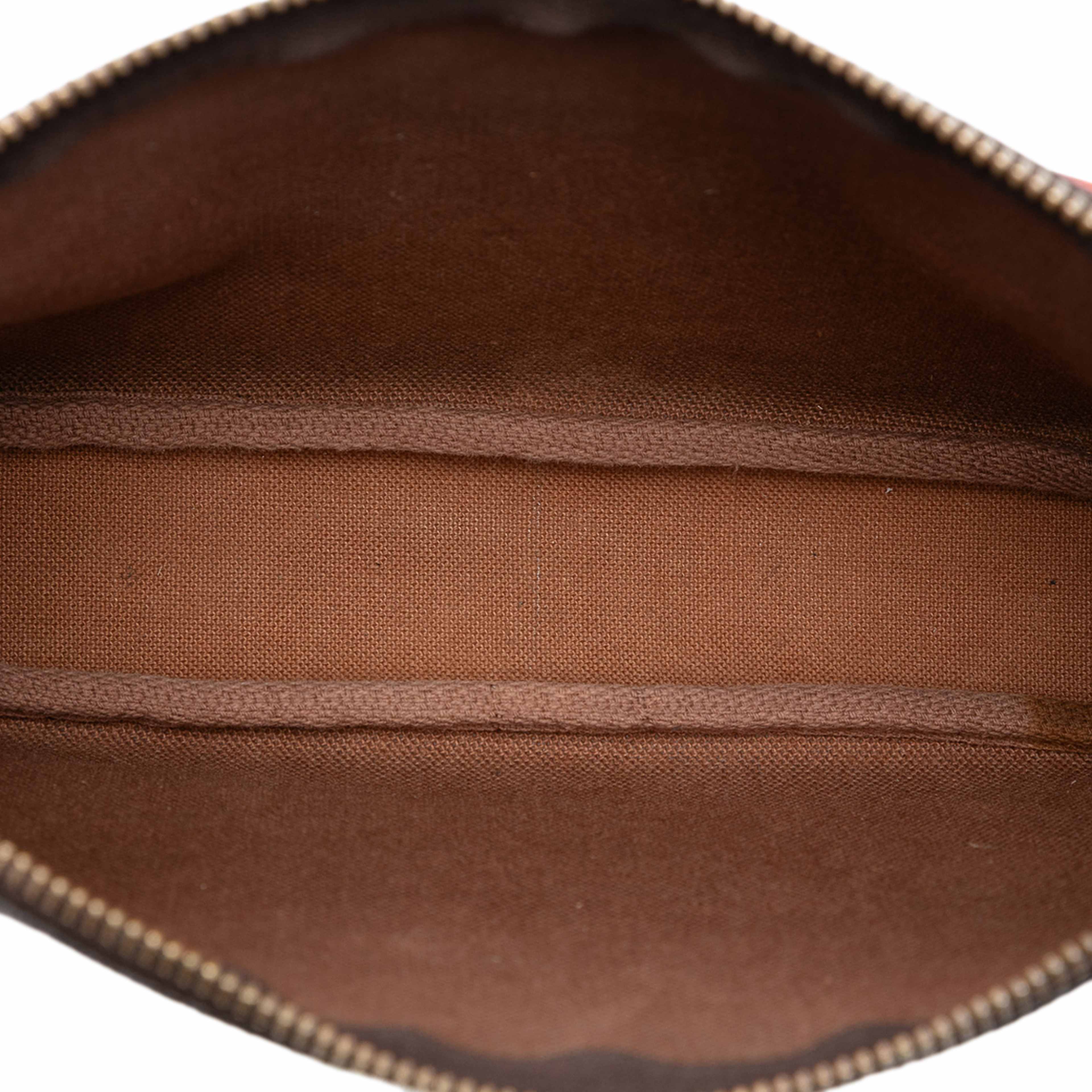 Louis Vuitton Monogram Pochette Accessoires, från Luxclusif, i färgen brown. Klicka för att öppna bilden i stort format