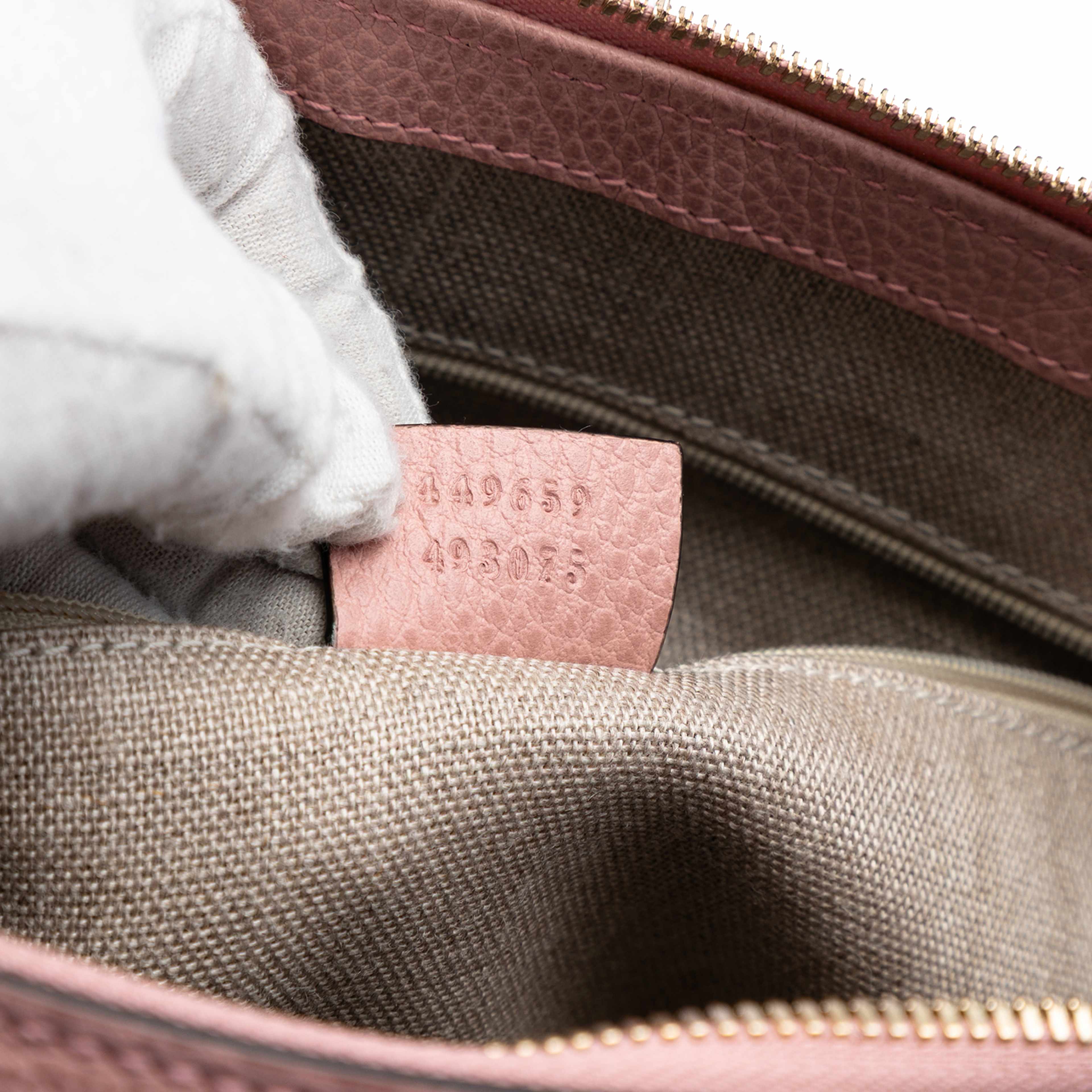 Gucci Dollar Calfskin Gg Charm Satchel, från Luxclusif, i färgen rosa. Klicka för att öppna bilden i stort format