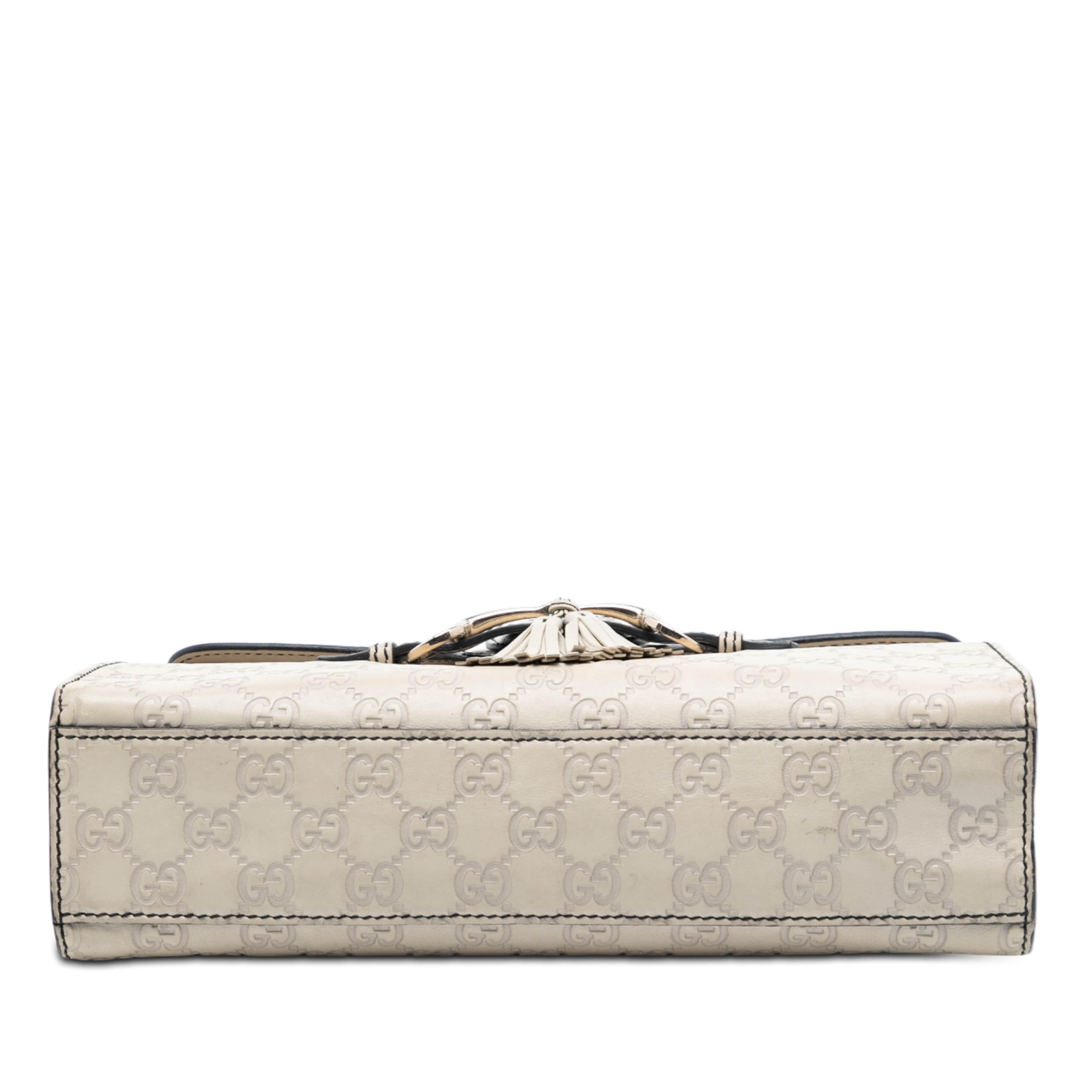 Gucci Medium Guccissima Emily Shoulder Bag, från Luxclusif, i färgen off white. Klicka för att öppna bilden i stort format
