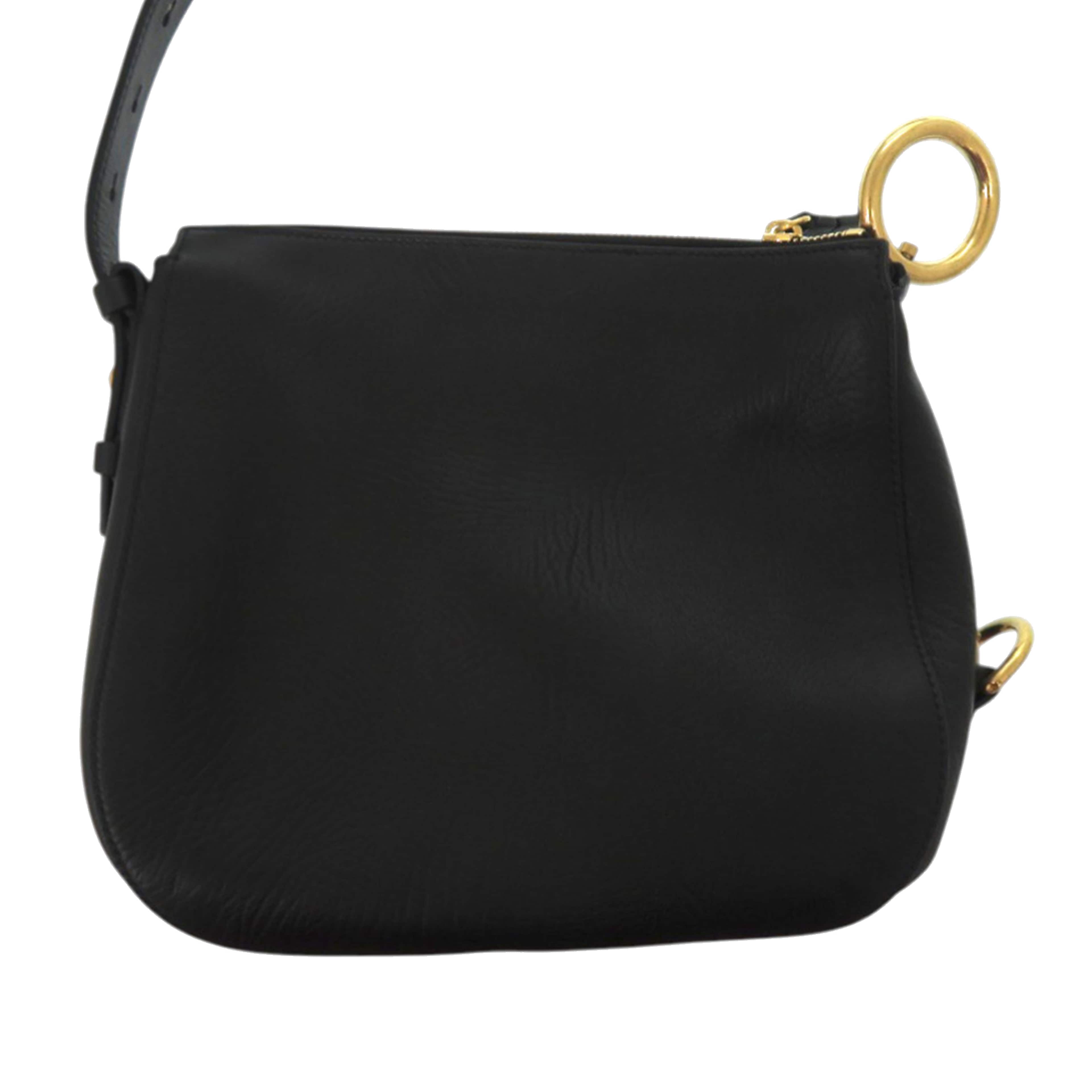 Burberry Small Calfskin Knight Shoulder Bag, från Luxclusif, i färgen black. Klicka för att öppna bilden i stort format