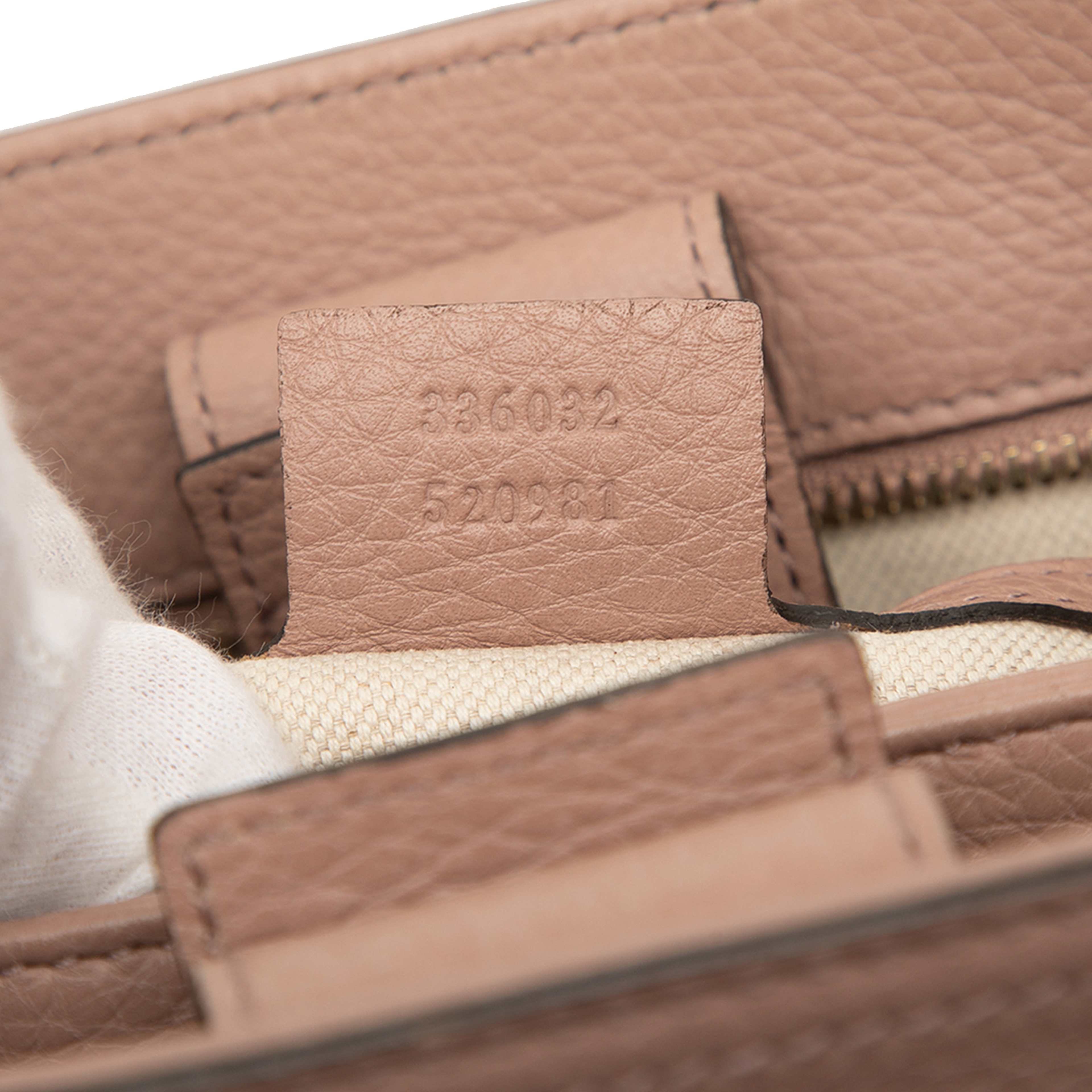 Gucci Small Calfskin Bamboo Shopper Satchel, från Luxclusif, i färgen rosa. Klicka för att öppna bilden i stort format