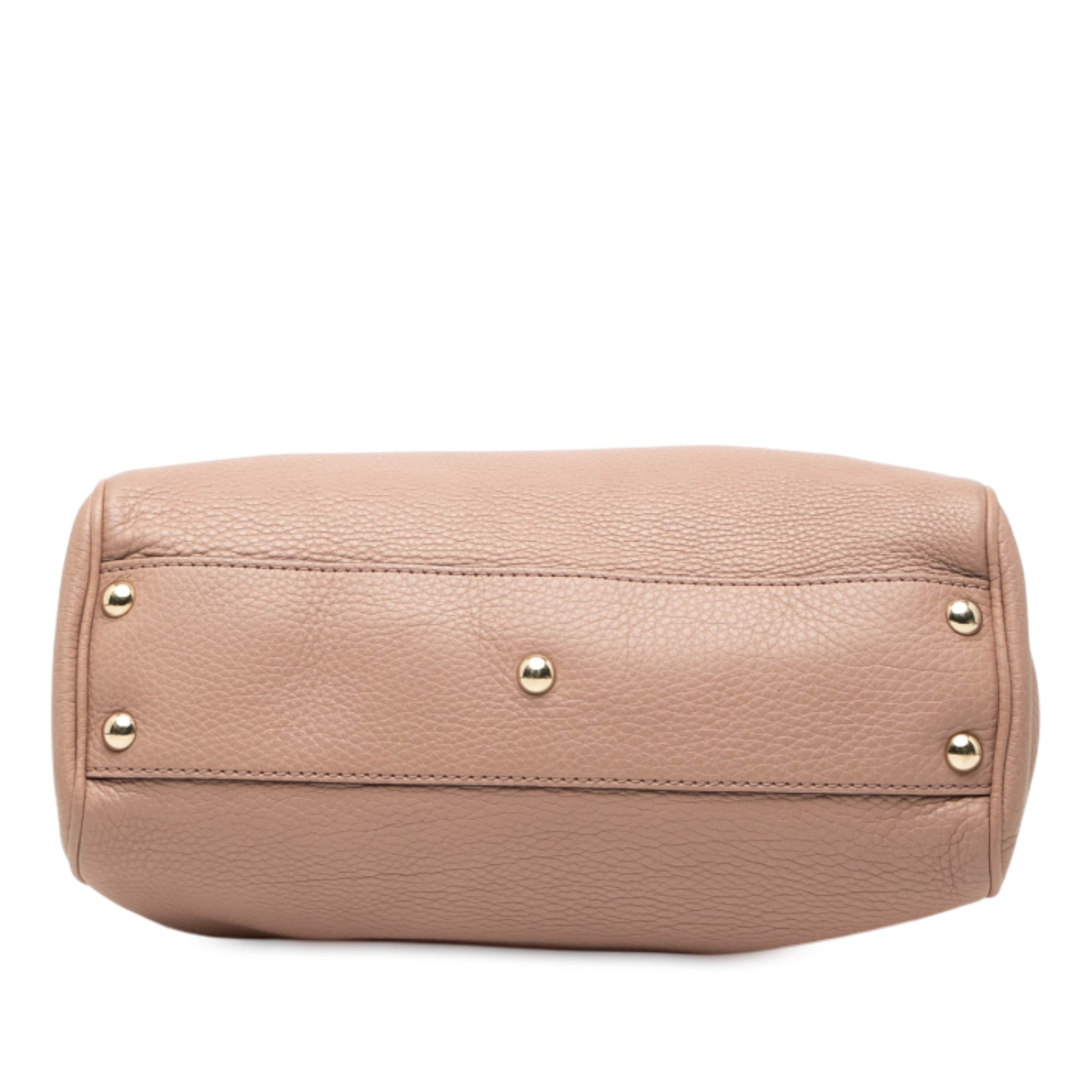 Gucci Small Calfskin Bamboo Shopper Satchel, från Luxclusif, i färgen pink. Klicka för att öppna bilden i stort format