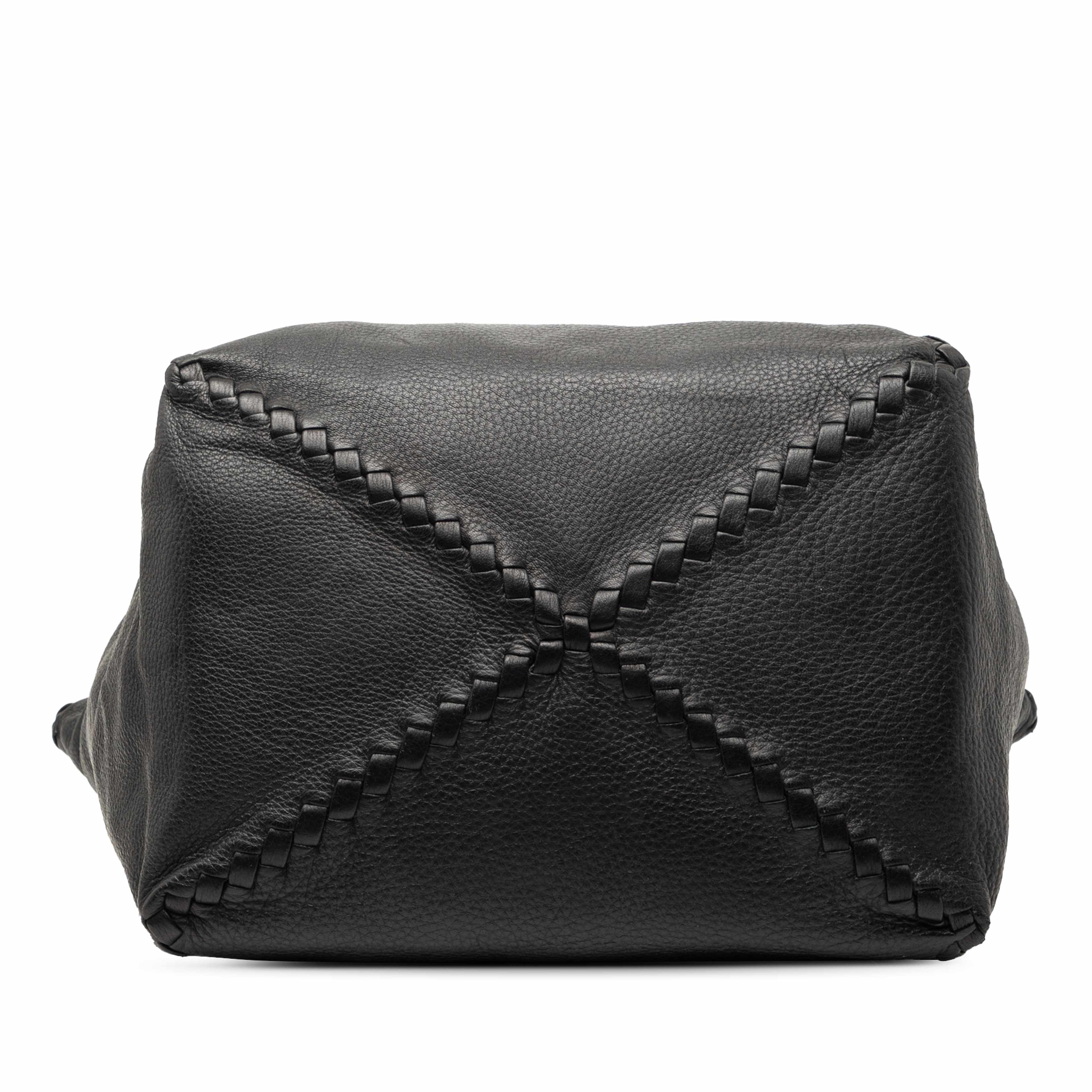 Bottega Veneta Intrecciato Trimmed Cervo Tote, från Luxclusif, i färgen svart. Klicka för att öppna bilden i stort format