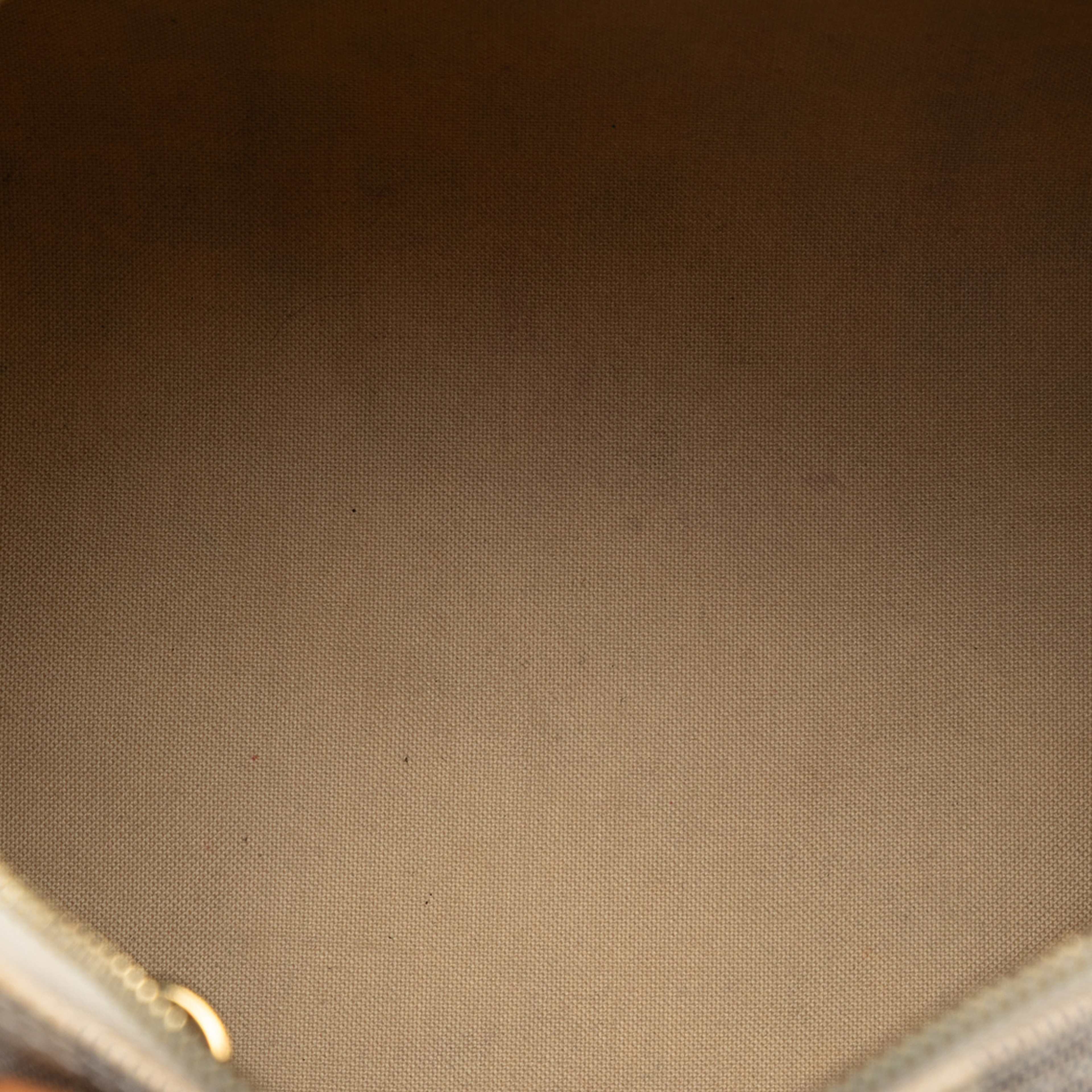 Louis Vuitton Damier Azur Speedy 30, från Luxclusif, i färgen white. Klicka för att öppna bilden i stort format