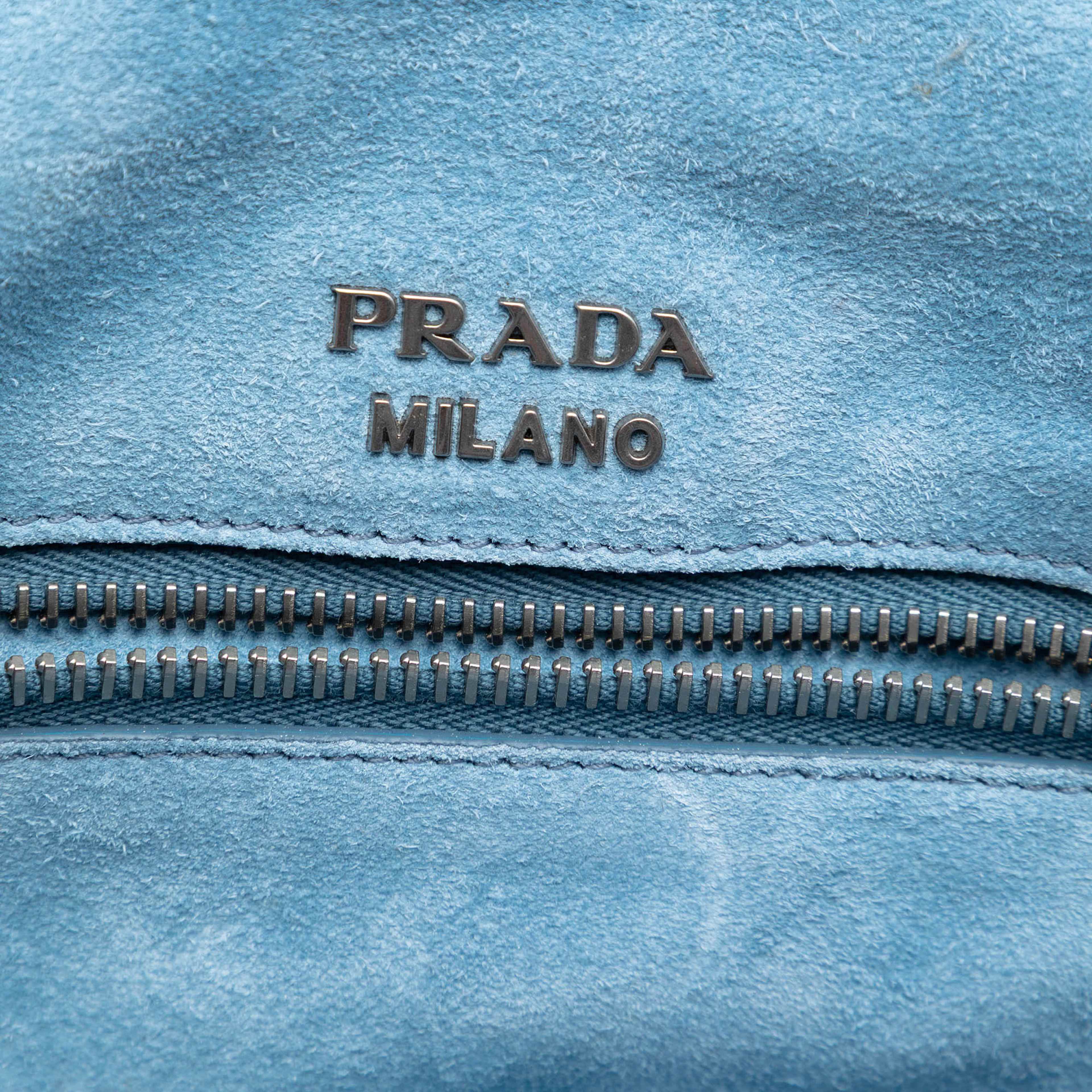 Prada Glace Calf Soft Cahier Satchel, från Luxclusif, i färgen black. Klicka för att öppna bilden i stort format