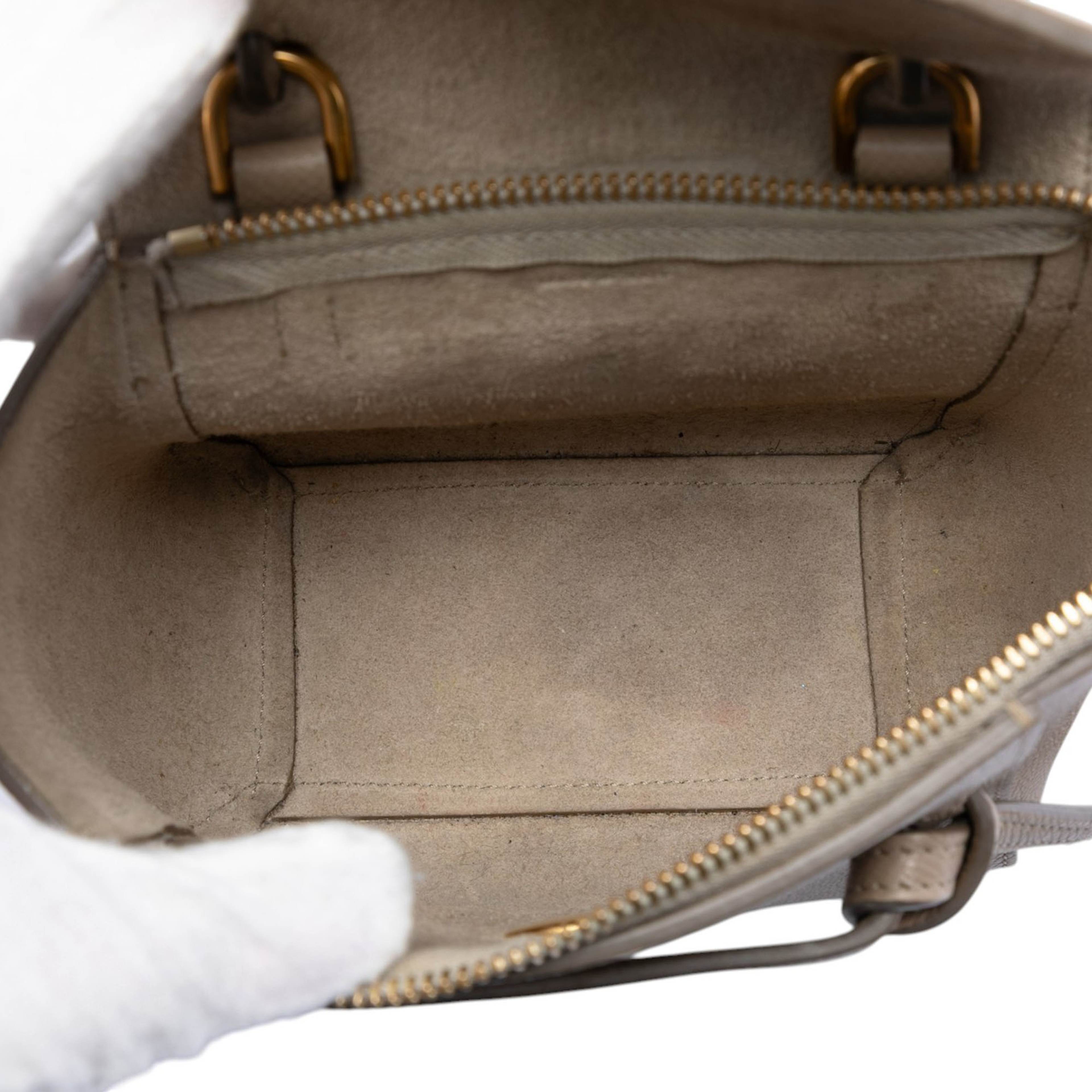 Celine Pico Grained Calfskin Belt Bag, från Luxclusif, i färgen taupe. Klicka för att öppna bilden i stort format