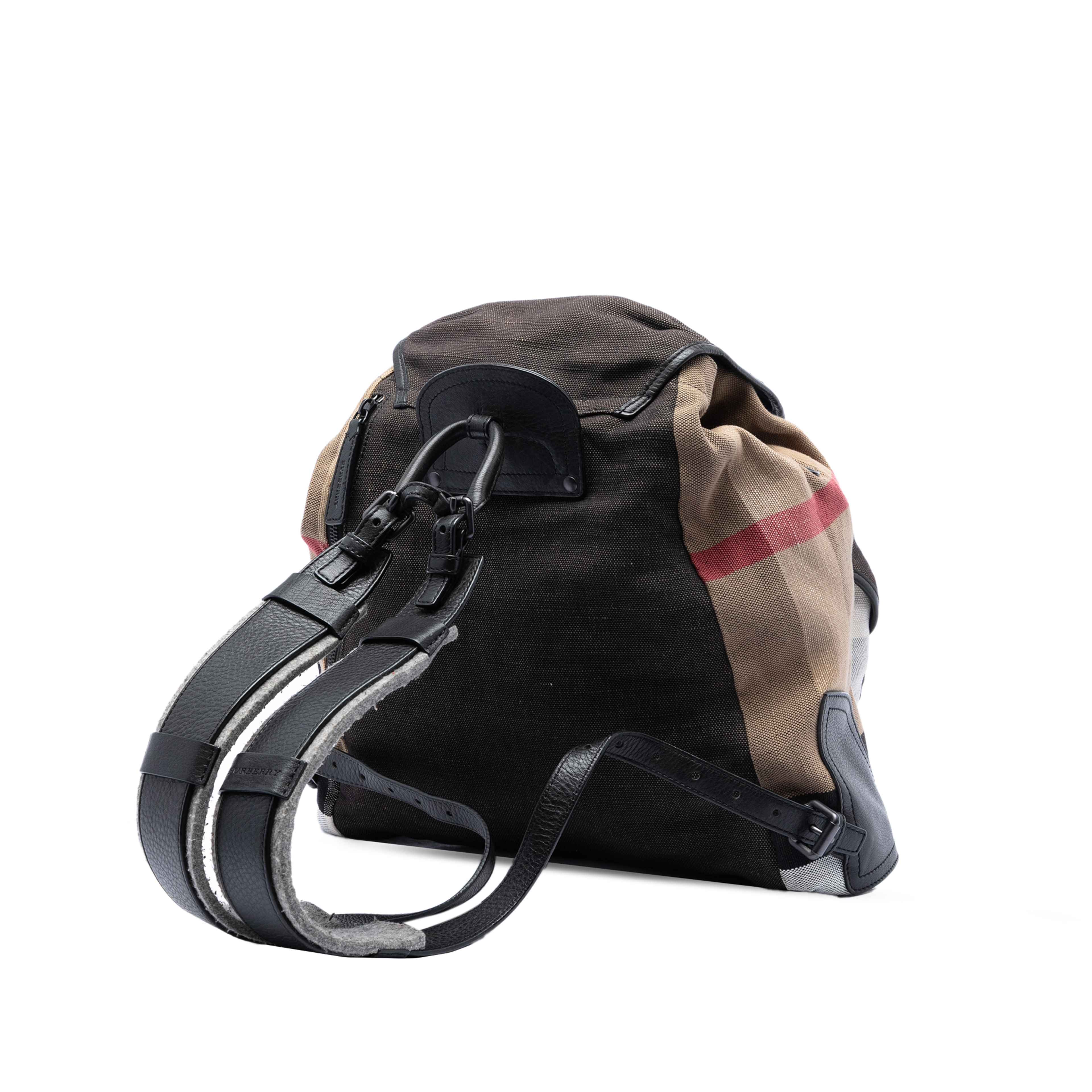Burberry Mega Check Canvas Korbin Backpack, från Luxclusif, i färgen light brown. Klicka för att öppna bilden i stort format