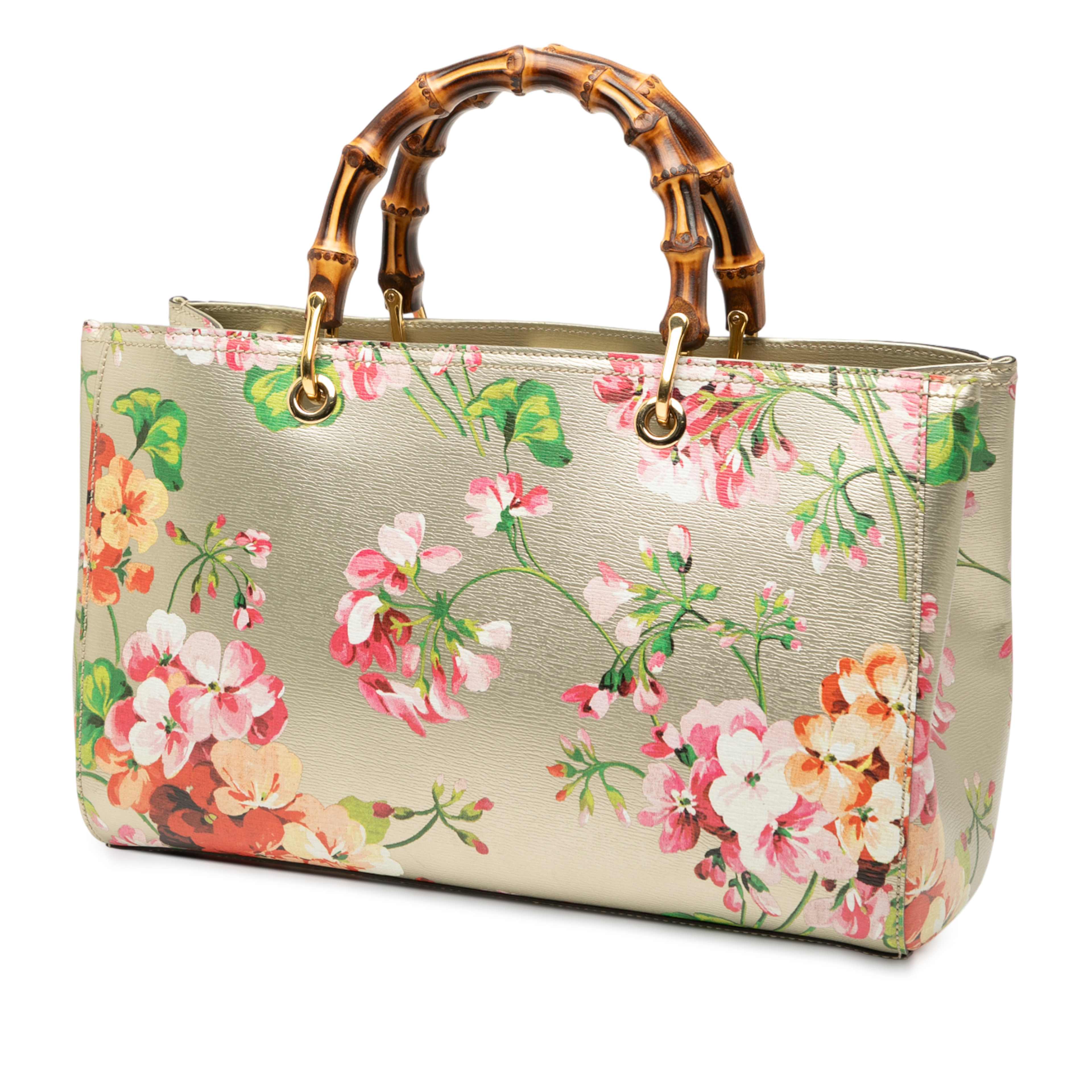 Gucci Medium Calfskin Blooms Bamboo Shopper Satchel, från Luxclusif, i färgen gray. Klicka för att öppna bilden i stort format
