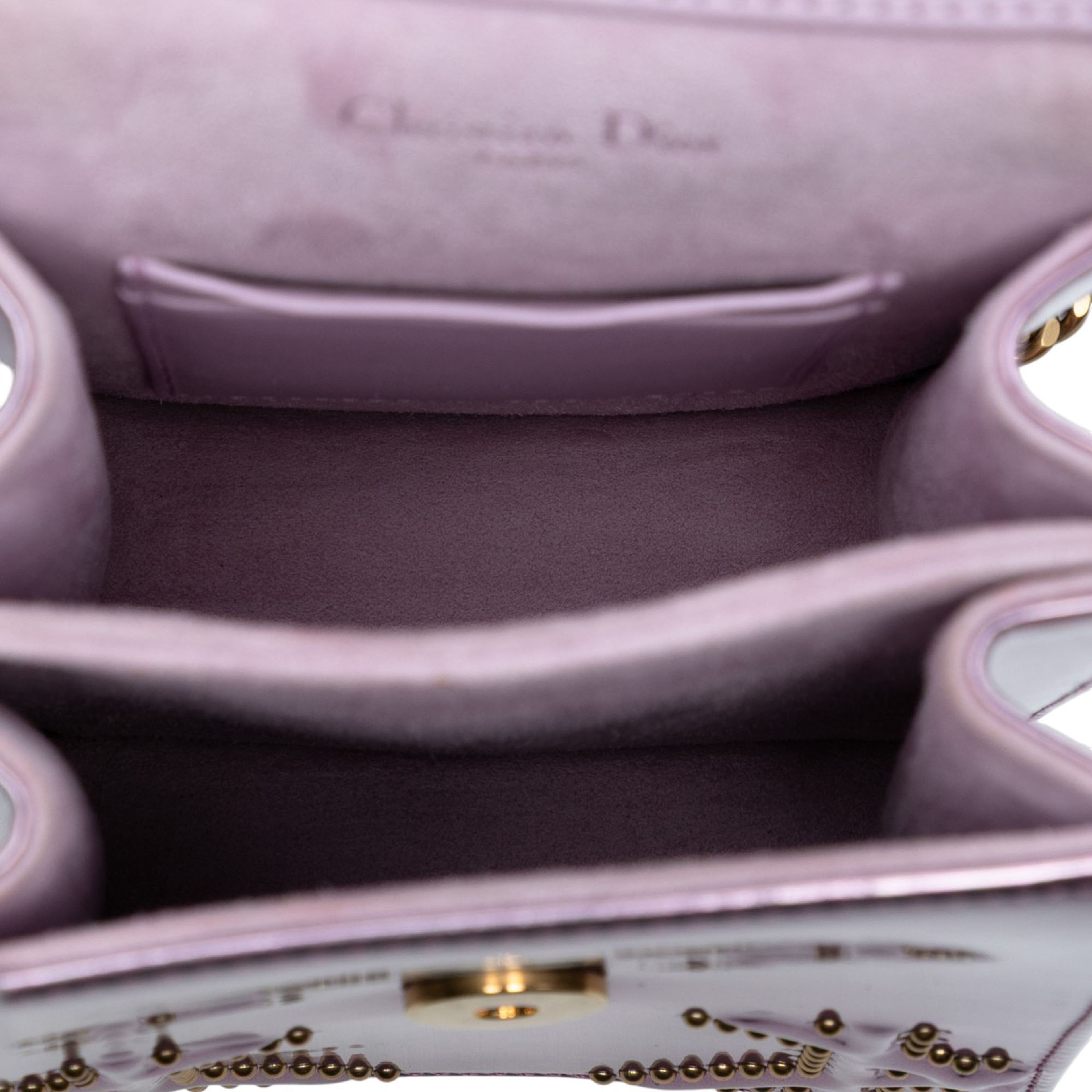 Dior Metallic Studded Calfskin Vertical Diorama, från Luxclusif, i färgen rose gold. Klicka för att öppna bilden i stort format