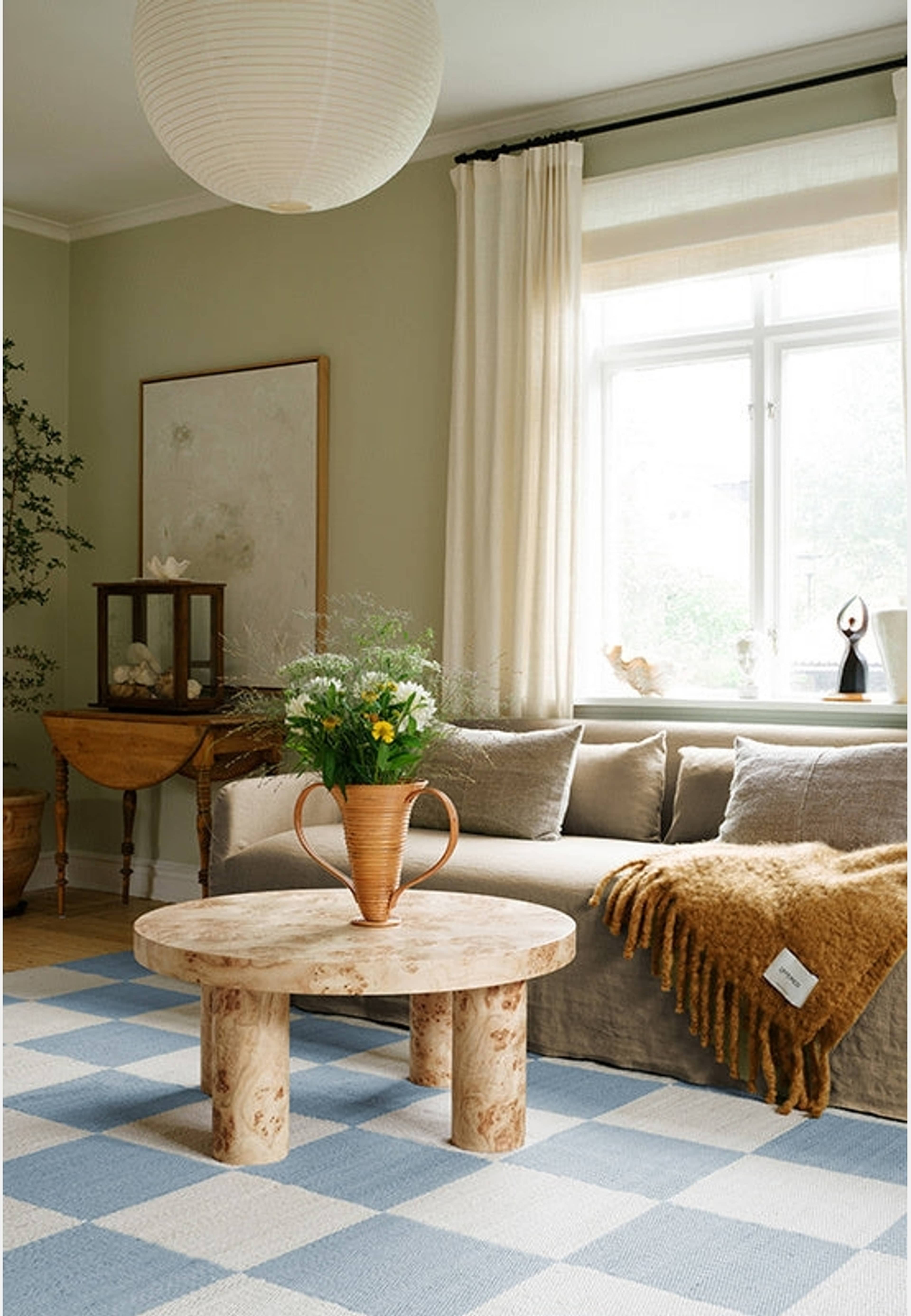 Chess Ullmatta Cornflower Blue 140x200 cm, från Layered, i färgen blå. Klicka för att öppna bilden i stort format