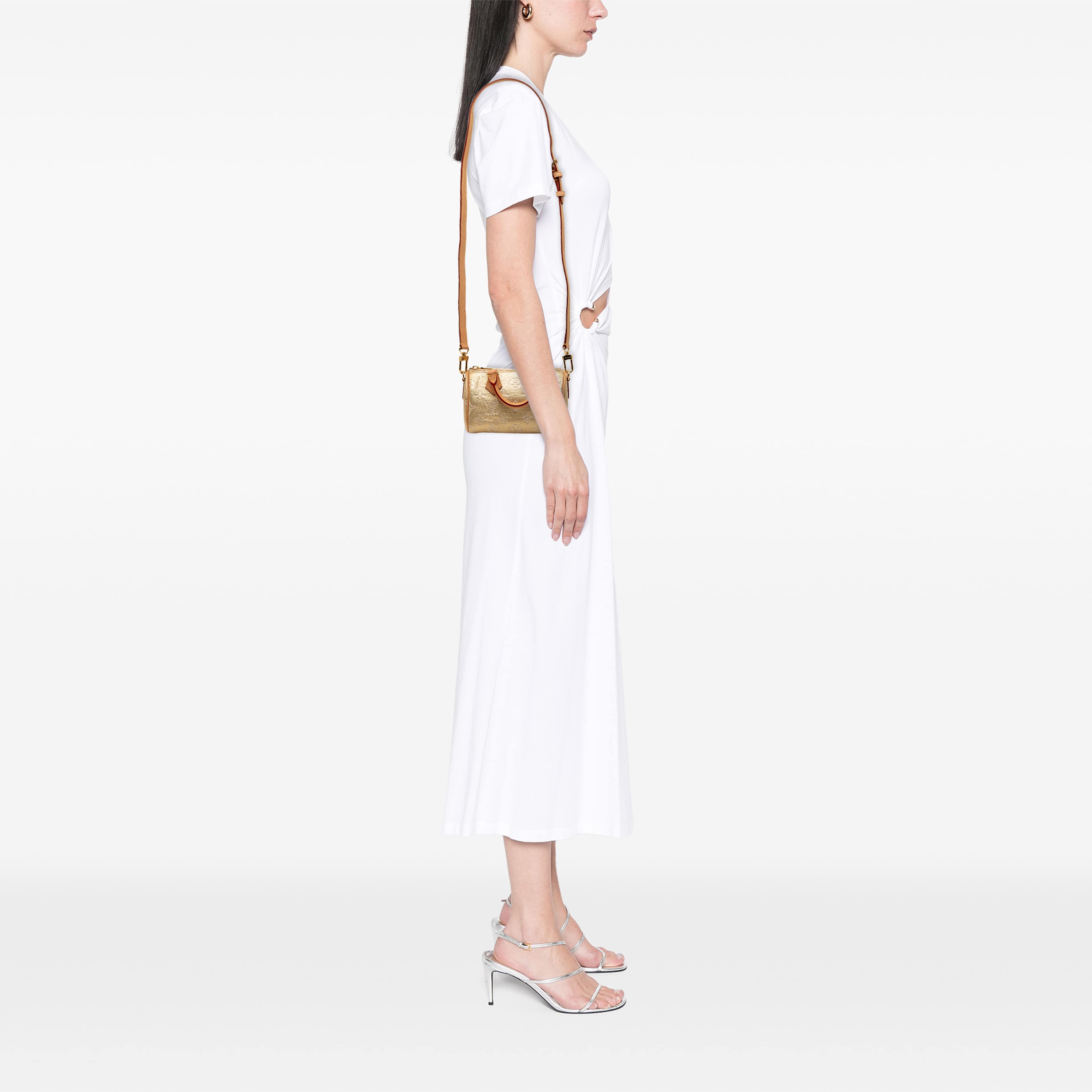Louis Vuitton Monoglam Nano Speedy Bandouliere, från Luxclusif, i färgen guld. Klicka för att öppna bilden i stort format