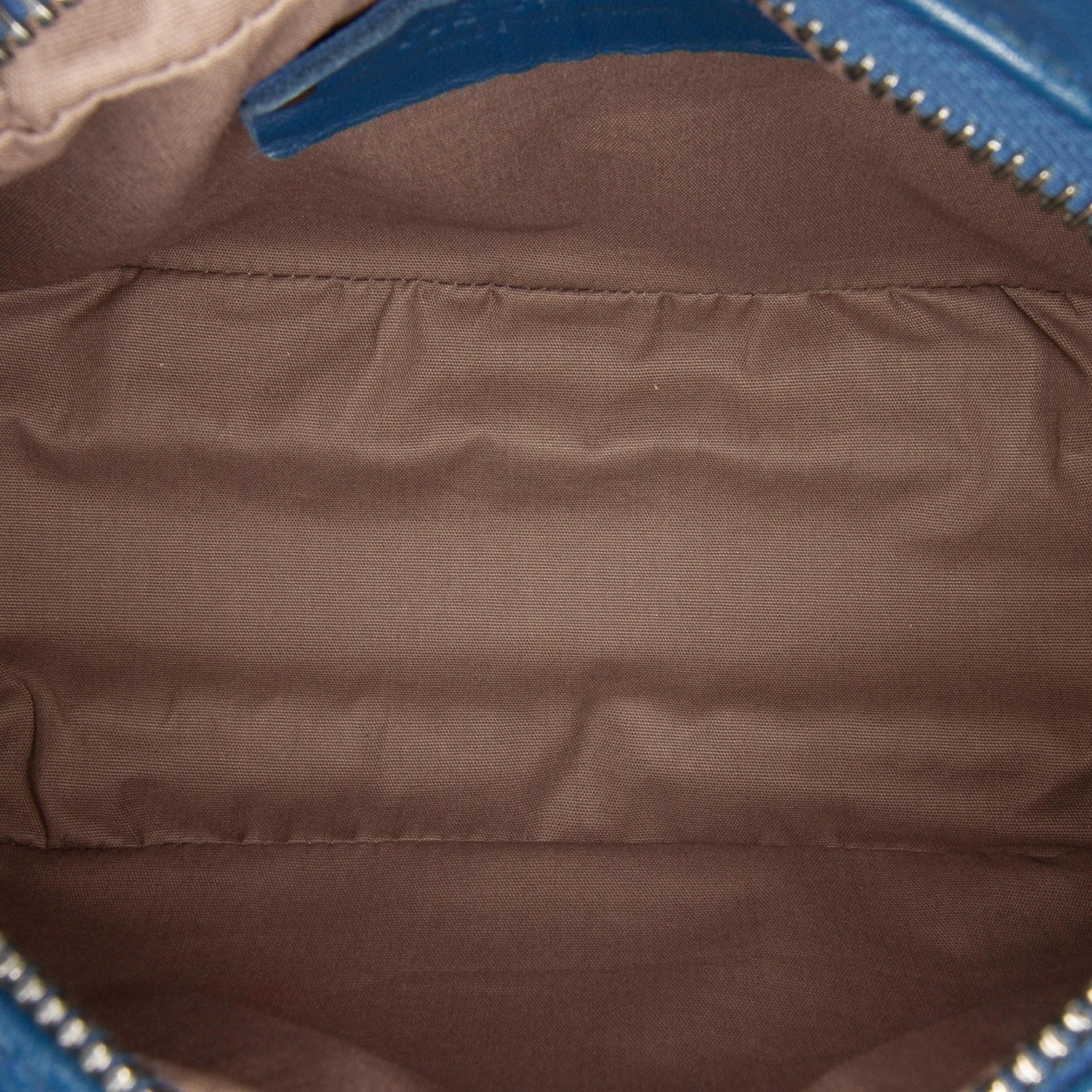 Bottega Veneta Nappa Intrecciato Crossbody, från Luxclusif, i färgen blue. Klicka för att öppna bilden i stort format