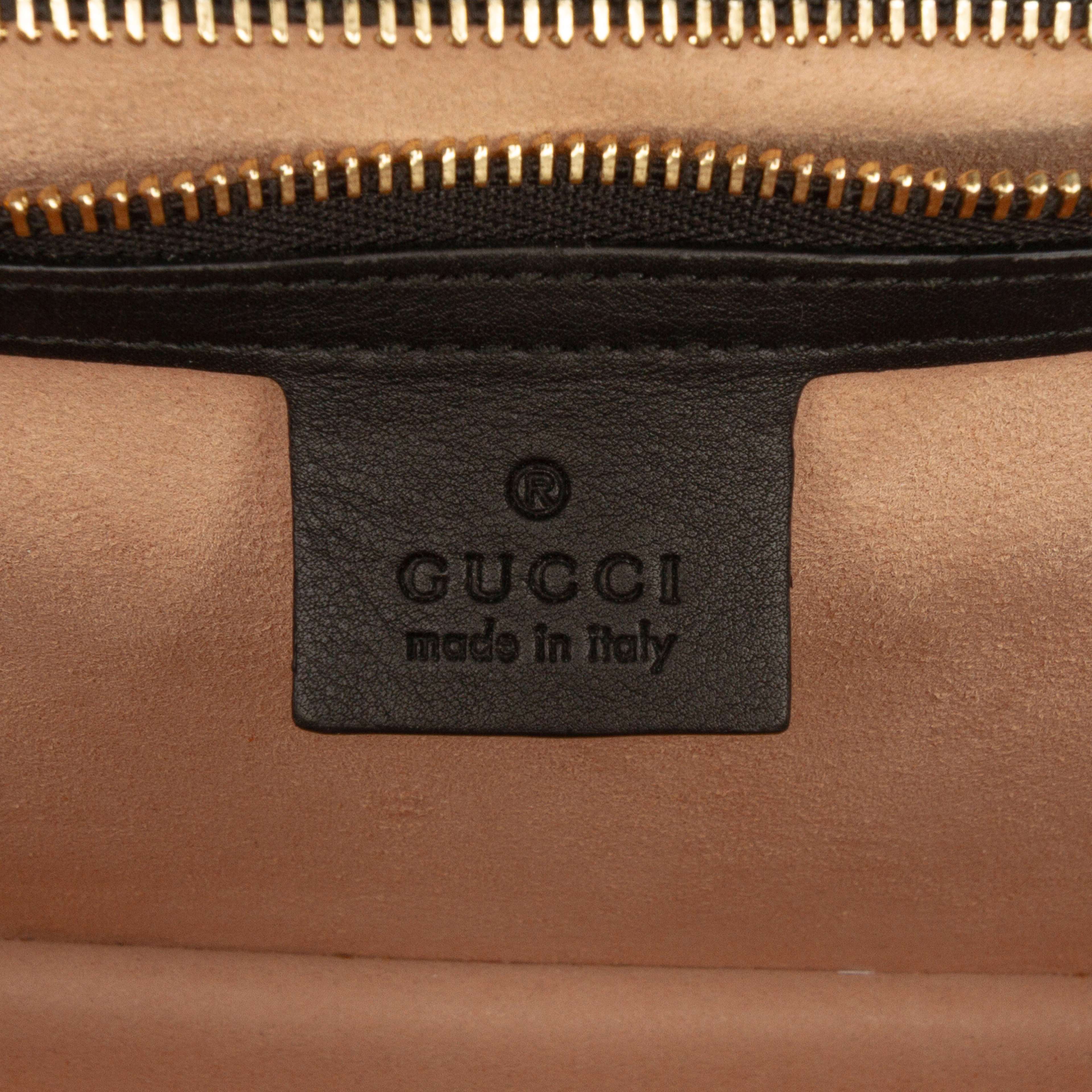 Gucci Small Gg Velvet Sylvie Crossbody, från Luxclusif, i färgen dark brown. Klicka för att öppna bilden i stort format