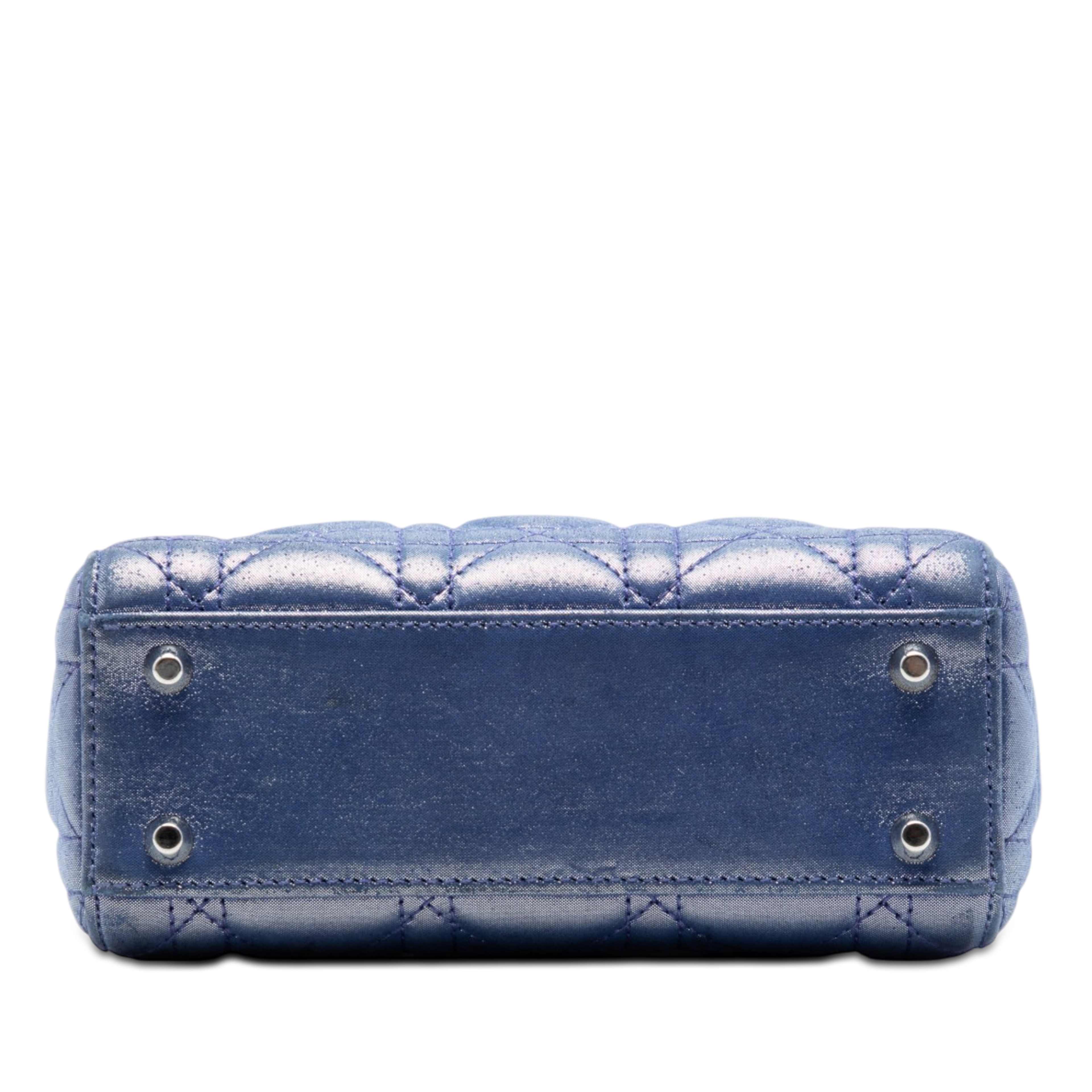 Dior Mini Iridescent Lambskin Cannage Lady Dior, från Luxclusif, i färgen dark blue. Klicka för att öppna bilden i stort format