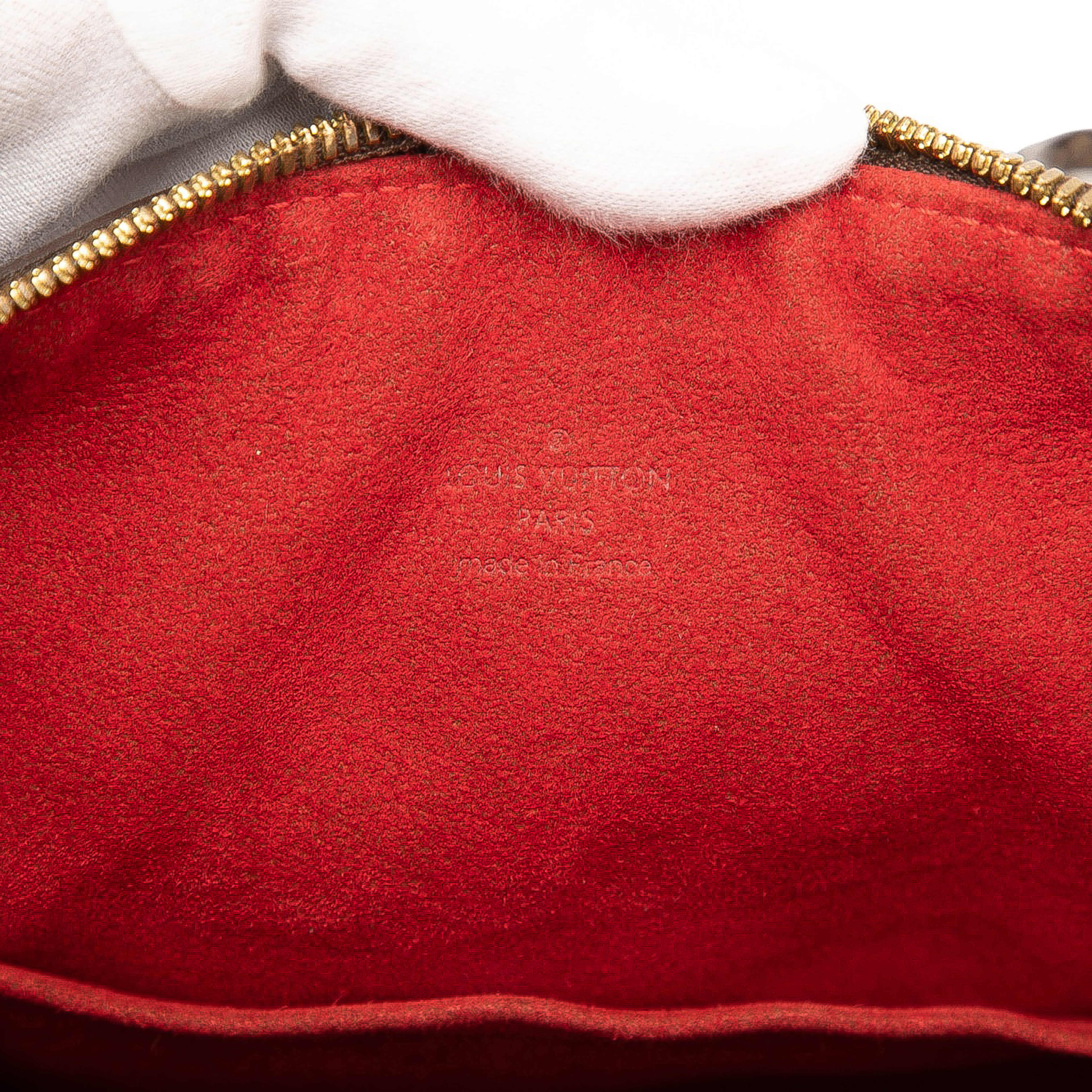 Louis Vuitton Damier Ebene Berkeley, från Luxclusif, i färgen brown. Klicka för att öppna bilden i stort format