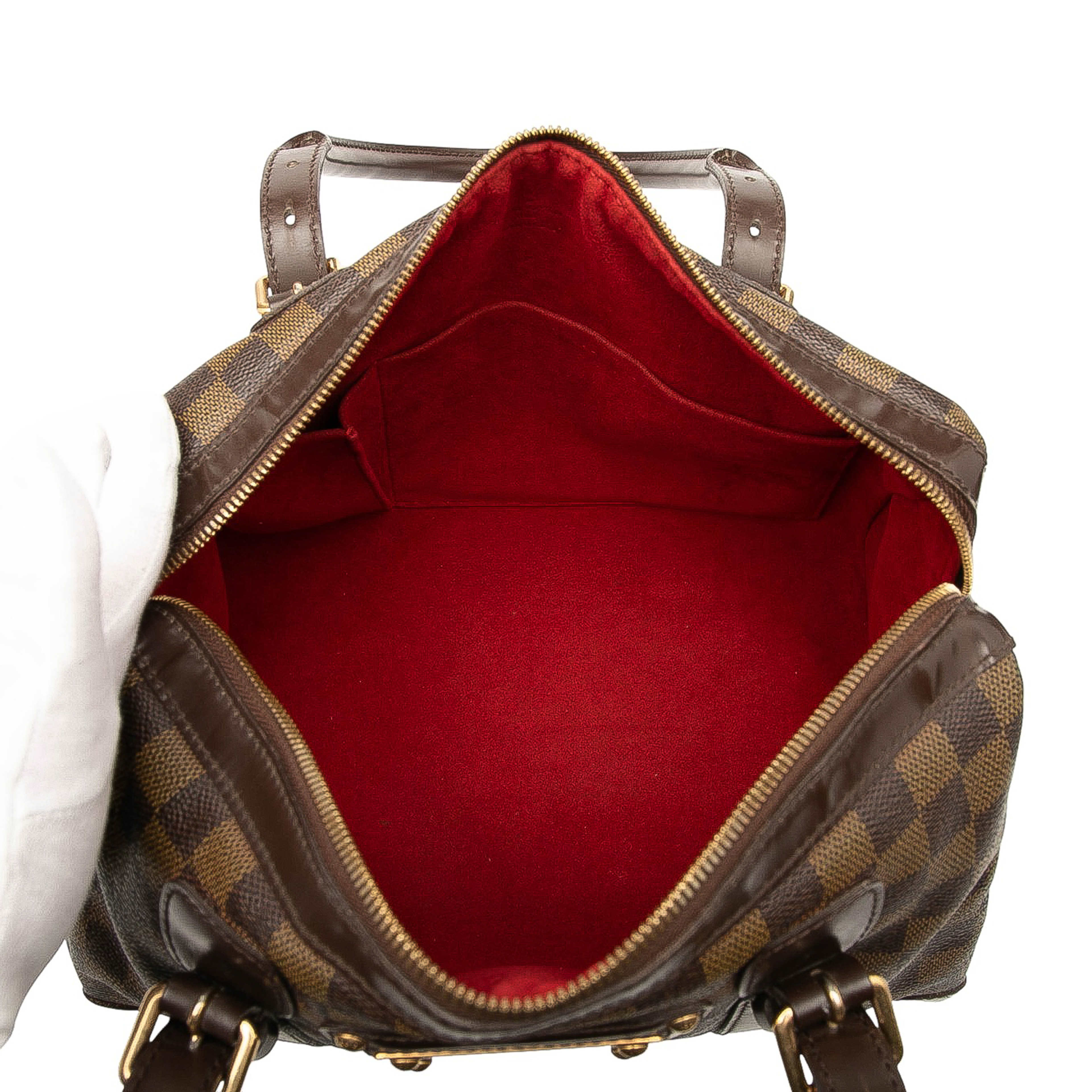 Louis Vuitton Damier Ebene Berkeley, från Luxclusif, i färgen brown. Klicka för att öppna bilden i stort format