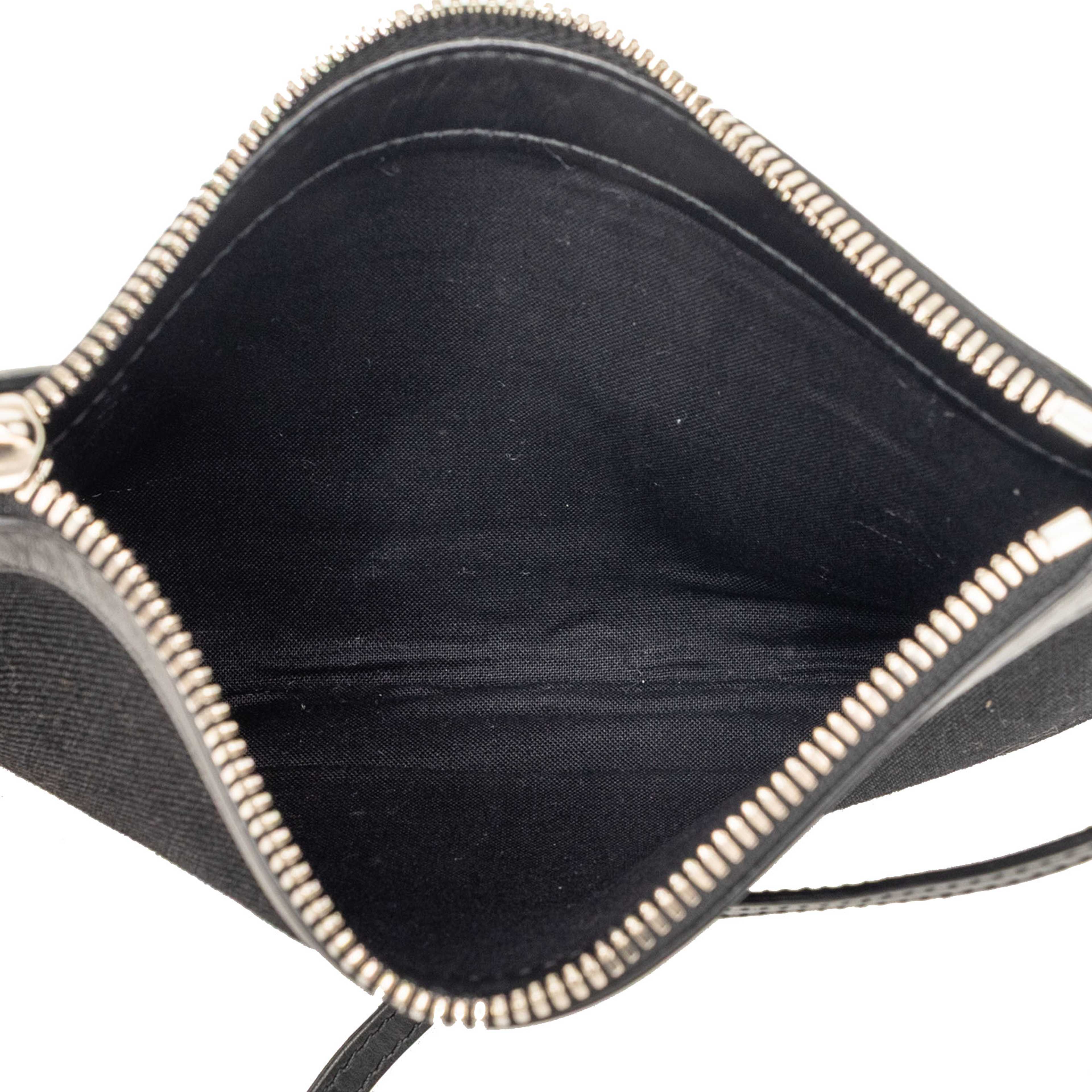 Balenciaga Canvas Navy Cabas Pouch, från Luxclusif, i färgen black. Klicka för att öppna bilden i stort format