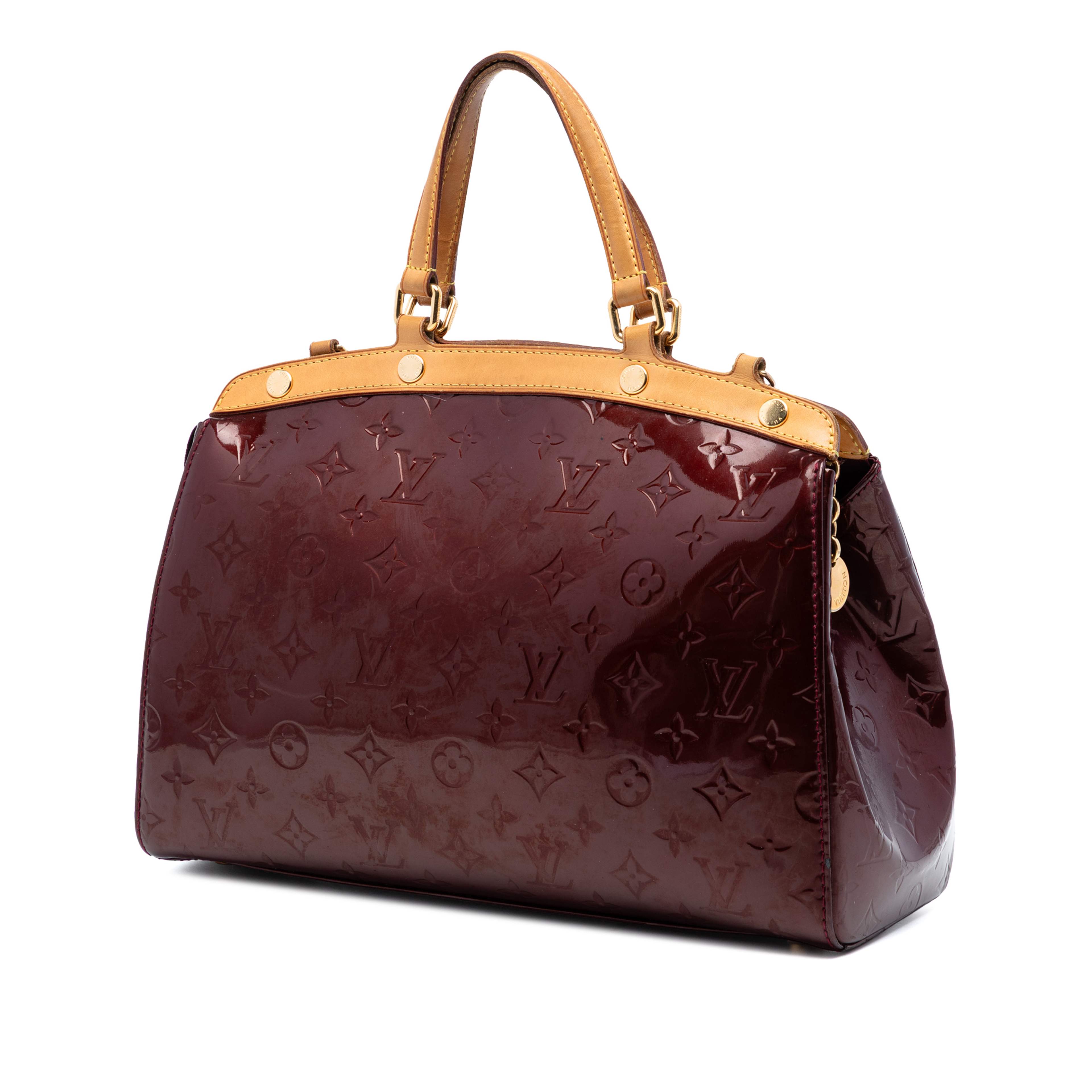 Louis Vuitton Monogram Vernis Brea Mm, från Luxclusif, i färgen purple. Klicka för att öppna bilden i stort format